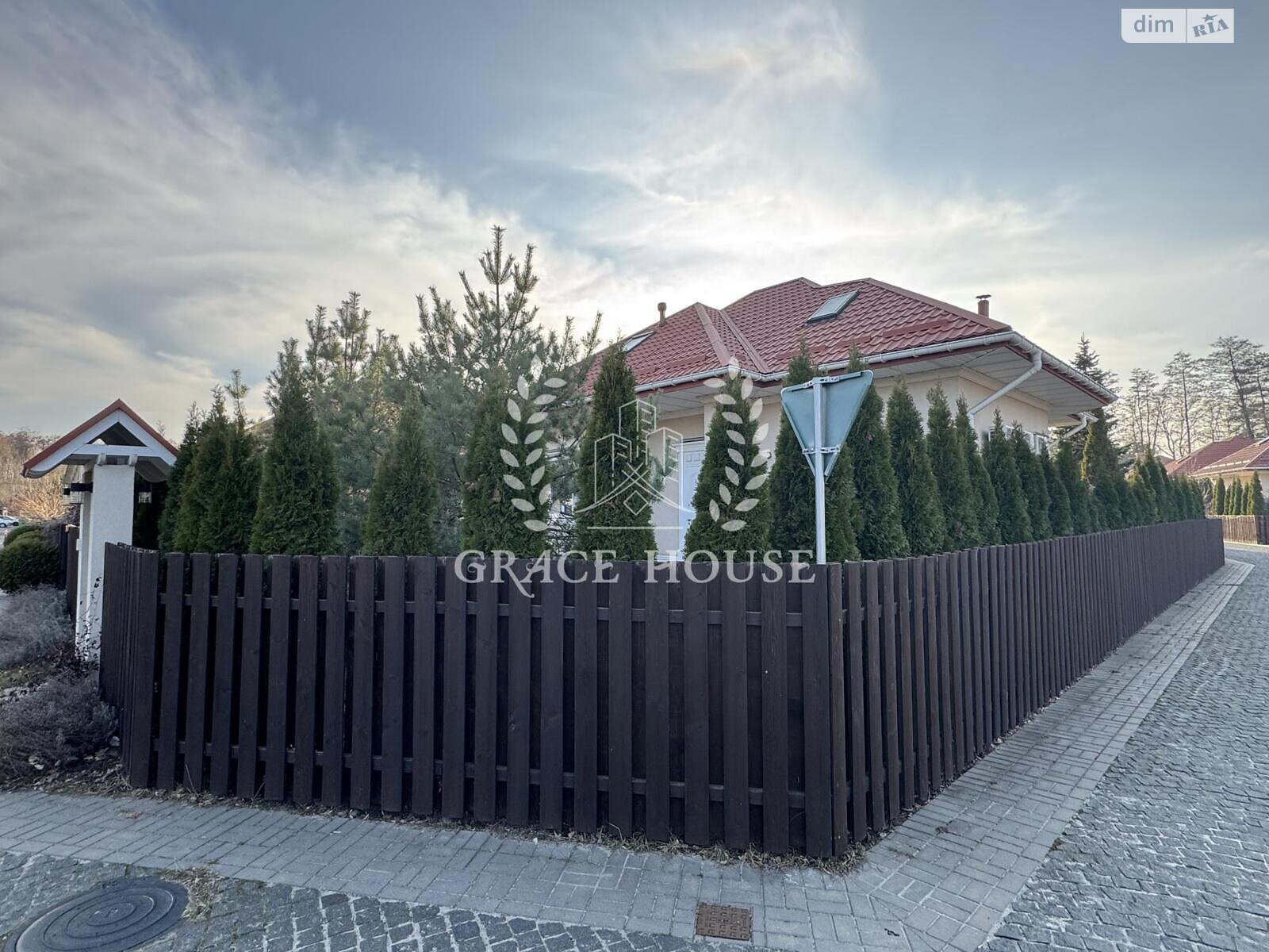 двухэтажный дом с верандой, 155 кв. м, кирпич. Продажа в Подгорцах фото 1 двухэтажный дом с верандой, 155 кв. м, кирпич. Продажа в Подгорцах фото 1