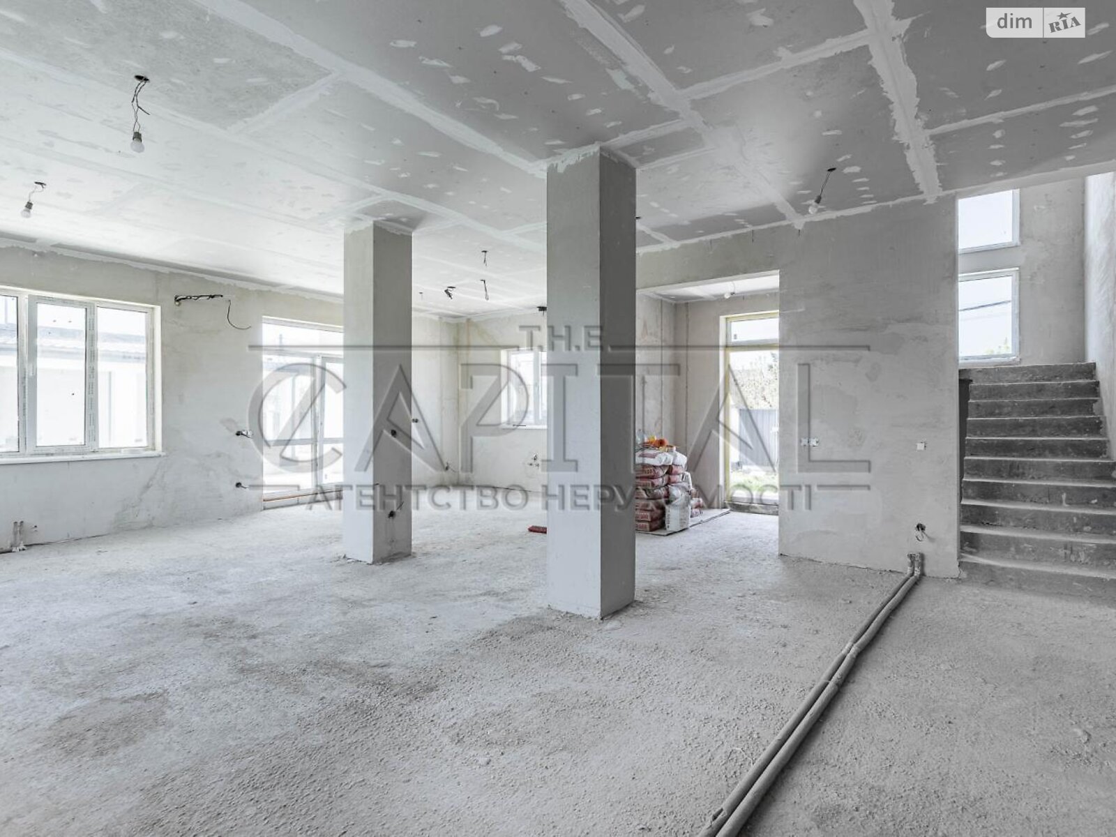 двухэтажный дом с балконом, 167 кв. м, кирпич. Продажа в Подгорцах фото 1