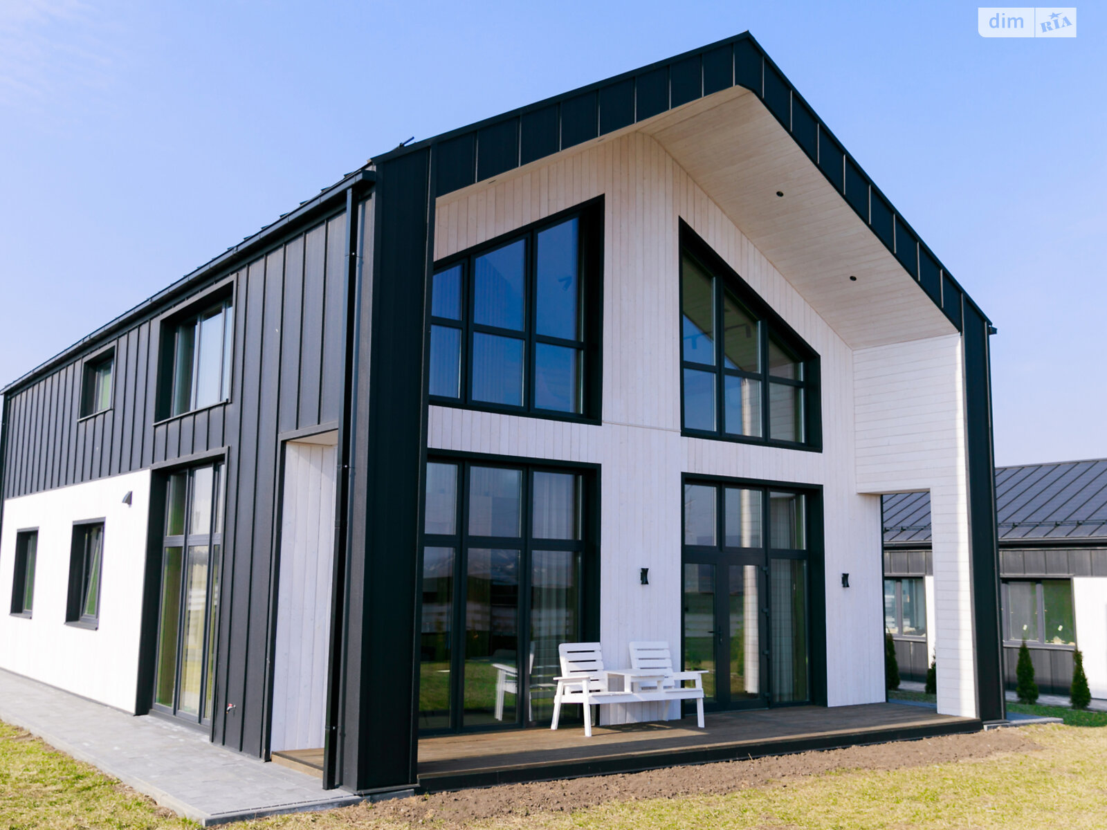 двухэтажный дом с отоплением, 138.9 кв. м, газобетон. Продажа в Подлужьем фото 1