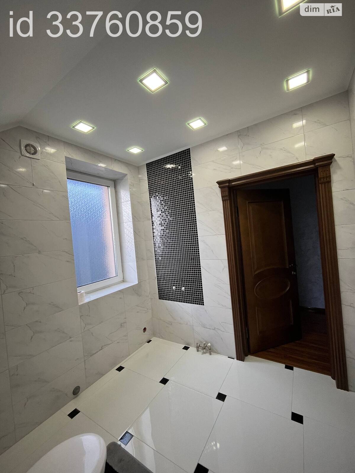 двухэтажный дом с балконом, 197 кв. м, кирпич. Продажа в Подлужьем фото 1