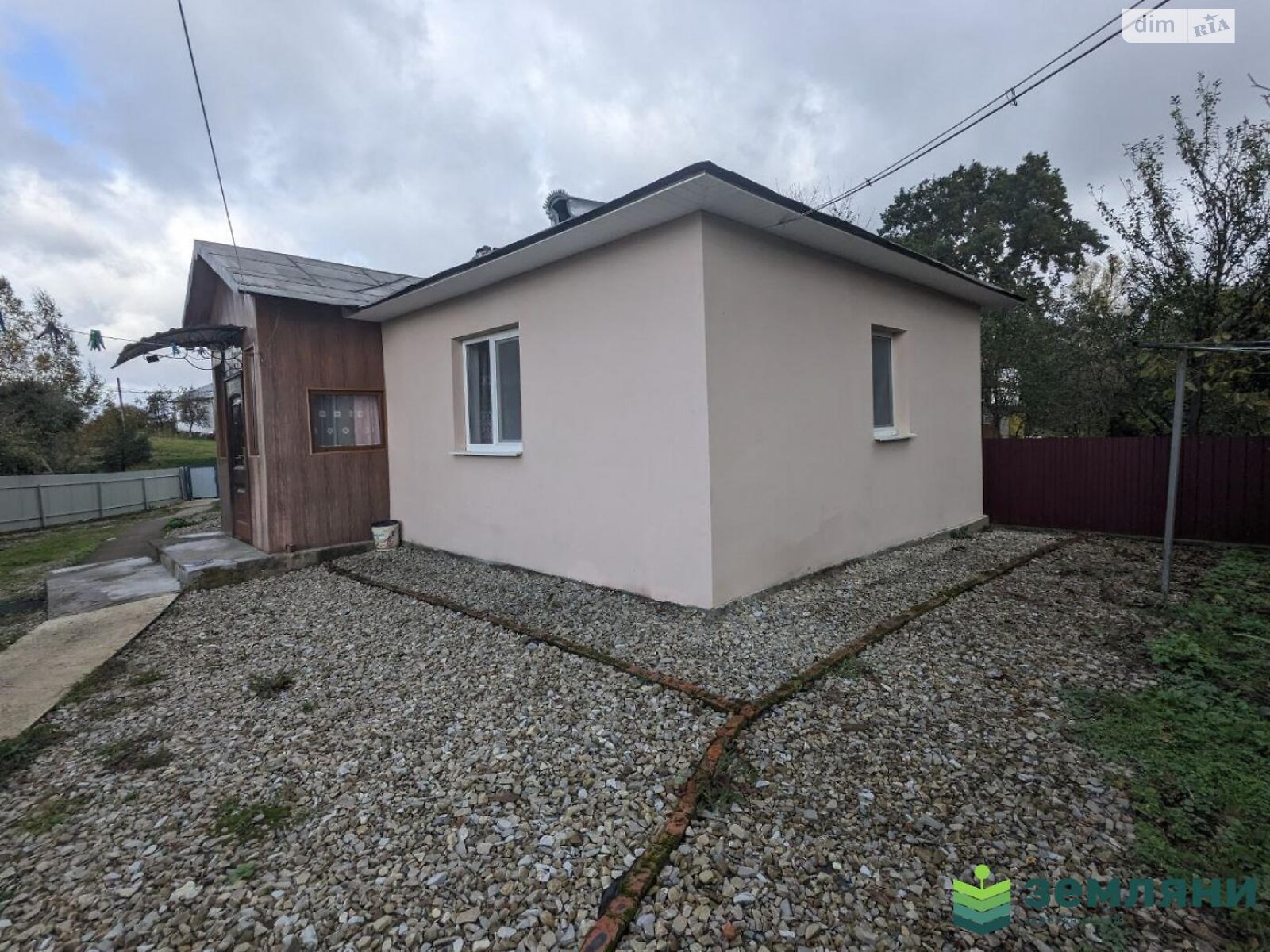 одноэтажный дом с гаражом, 50 кв. м, дерево и кирпич. Продажа в Подпечерах район Княгинин фото 1 одноэтажный дом с гаражом, 50 кв. м, дерево и кирпич. Продажа в Подпечерах район Княгинин фото 1