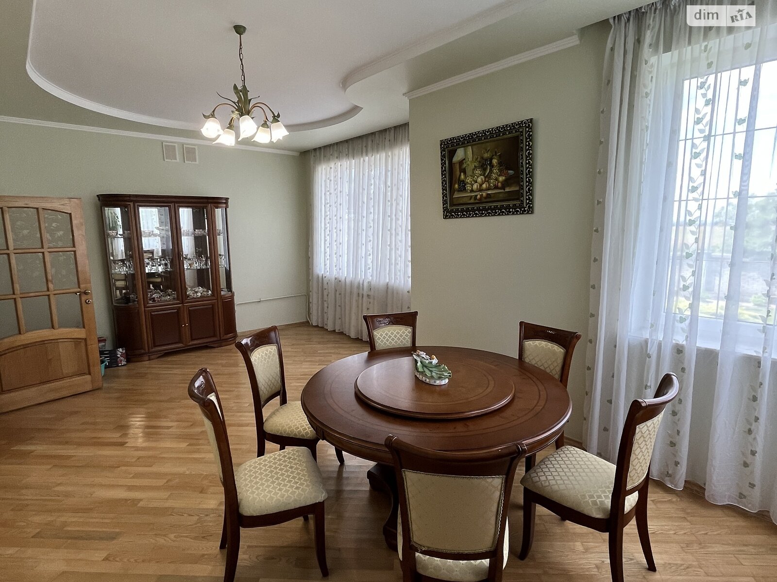 трехэтажный дом с гаражом, 340 кв. м, кирпич. Продажа в Подпечерах фото 1