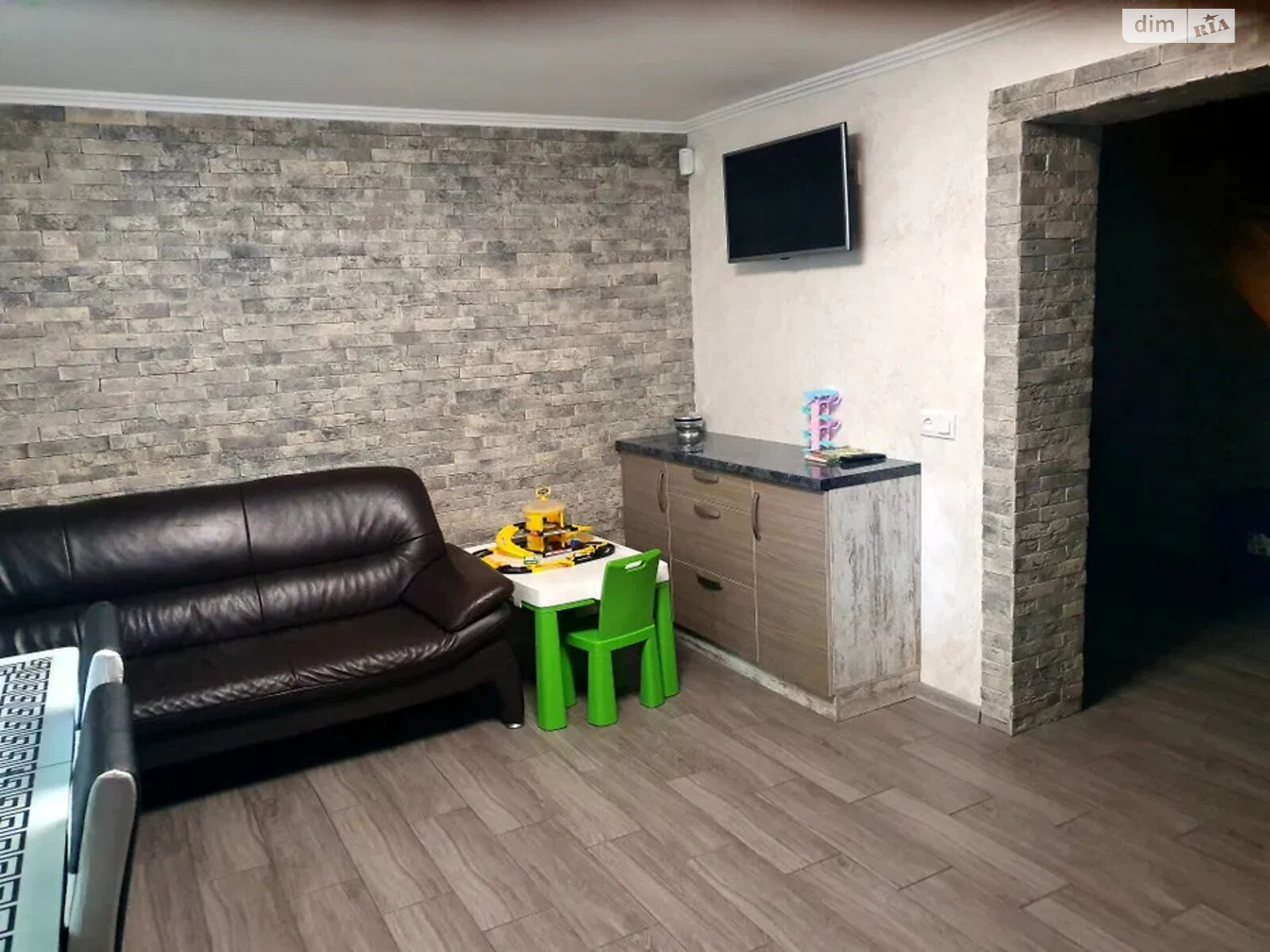 двоповерховий будинок з меблями, 240 кв. м, цегла. Продаж у Підволочиську фото 1 двоповерховий будинок з меблями, 240 кв. м, цегла. Продаж у Підволочиську фото 1