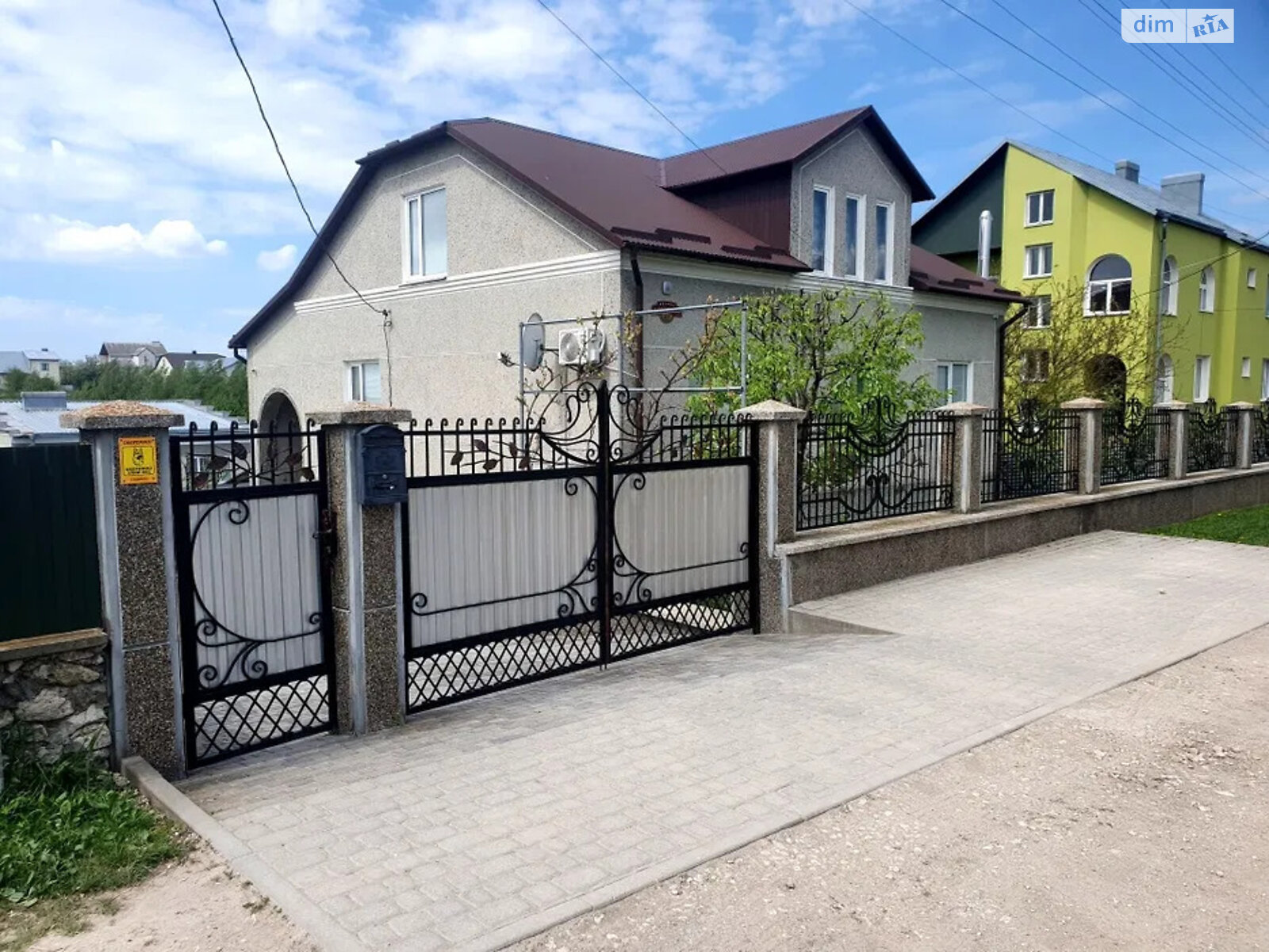 двоповерховий будинок з меблями, 240 кв. м, цегла. Продаж у Підволочиську фото 1 двоповерховий будинок з меблями, 240 кв. м, цегла. Продаж у Підволочиську фото 1