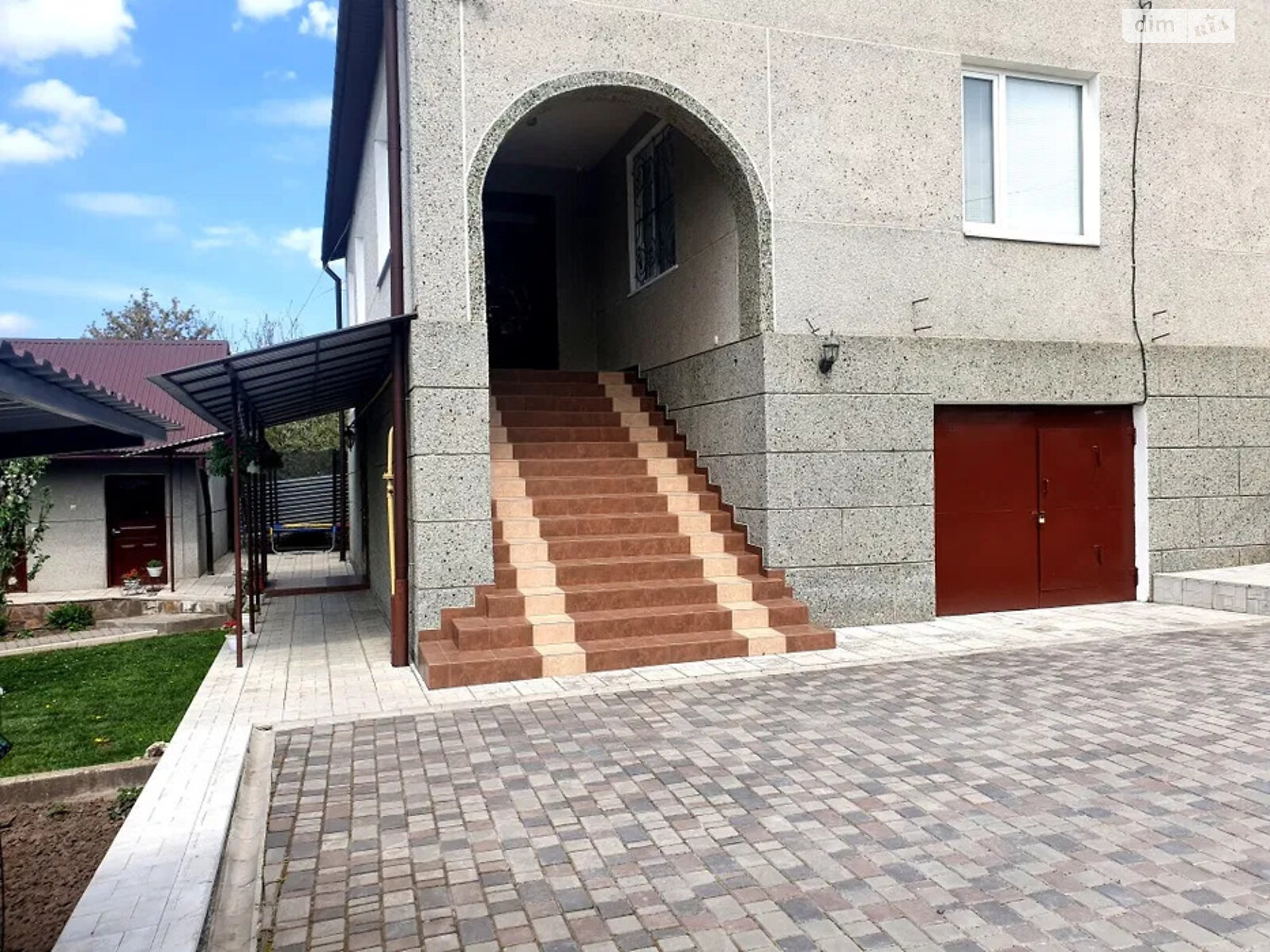 двоповерховий будинок з меблями, 240 кв. м, цегла. Продаж у Підволочиську фото 1 двоповерховий будинок з меблями, 240 кв. м, цегла. Продаж у Підволочиську фото 1