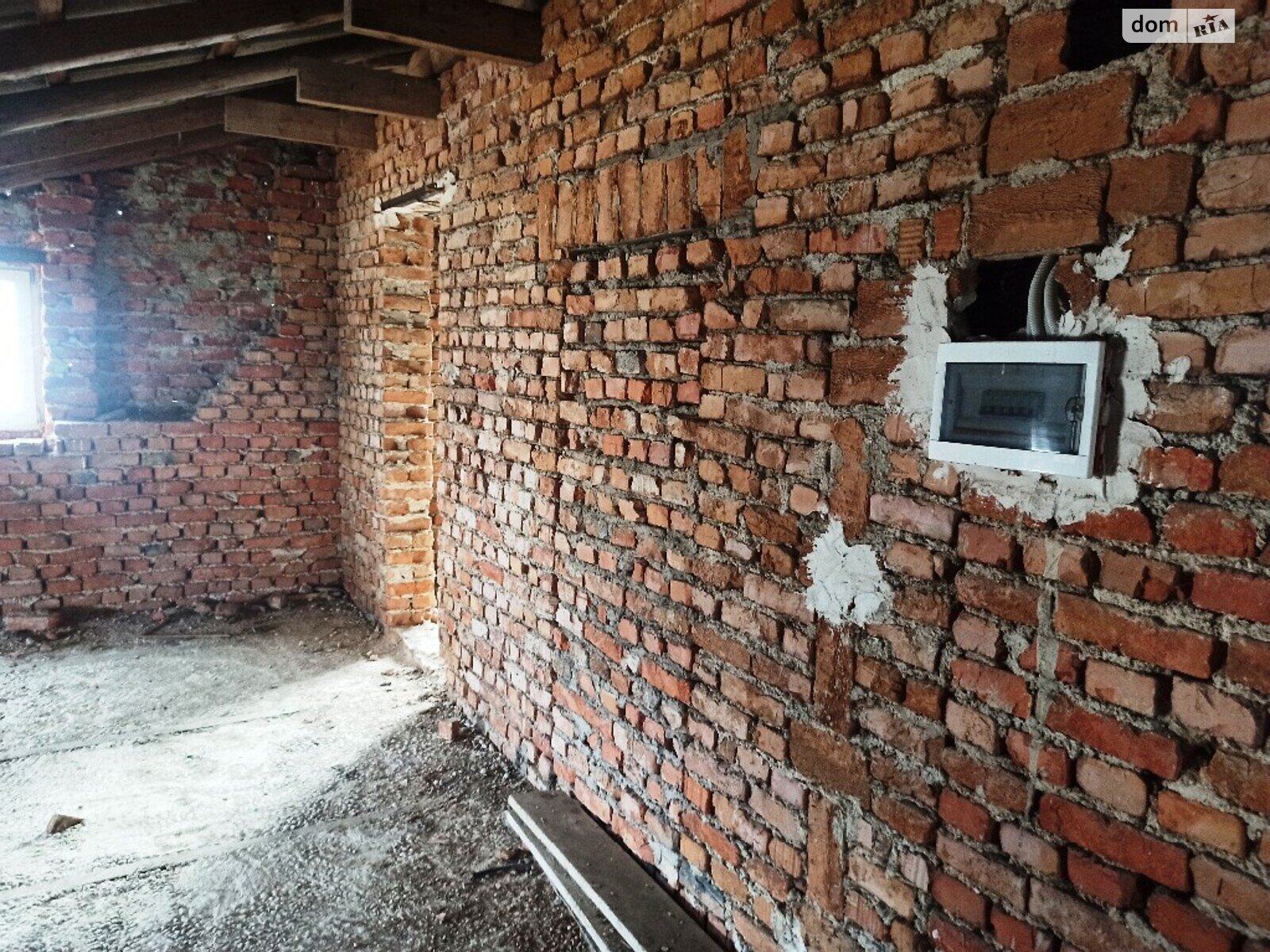 двухэтажный дом с балконом, 285 кв. м, кирпич. Продажа в Скалате фото 1