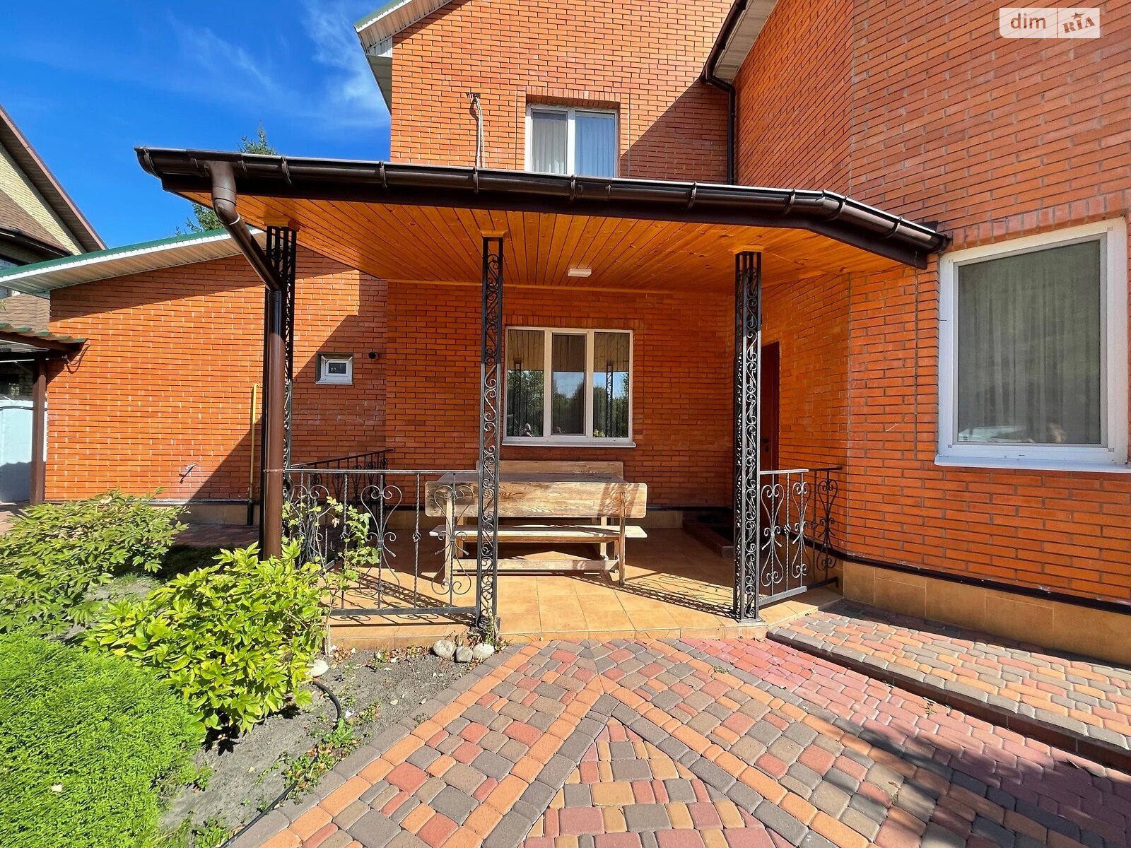 двоповерховий будинок з ремонтом, 315 кв. м, цегла. Продаж у Погребах фото 1 двоповерховий будинок з ремонтом, 315 кв. м, цегла. Продаж у Погребах фото 1
