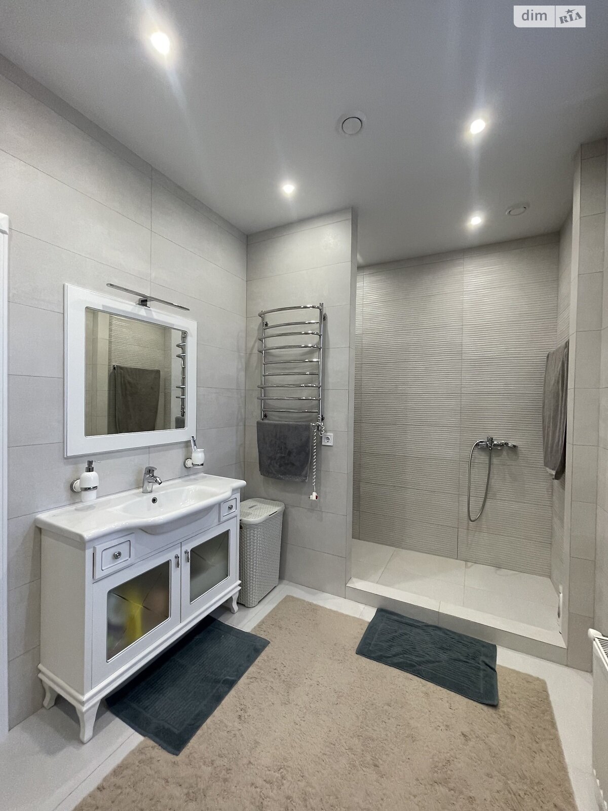 двоповерховий будинок з ремонтом, 315 кв. м, цегла. Продаж у Погребах фото 1 двоповерховий будинок з ремонтом, 315 кв. м, цегла. Продаж у Погребах фото 1