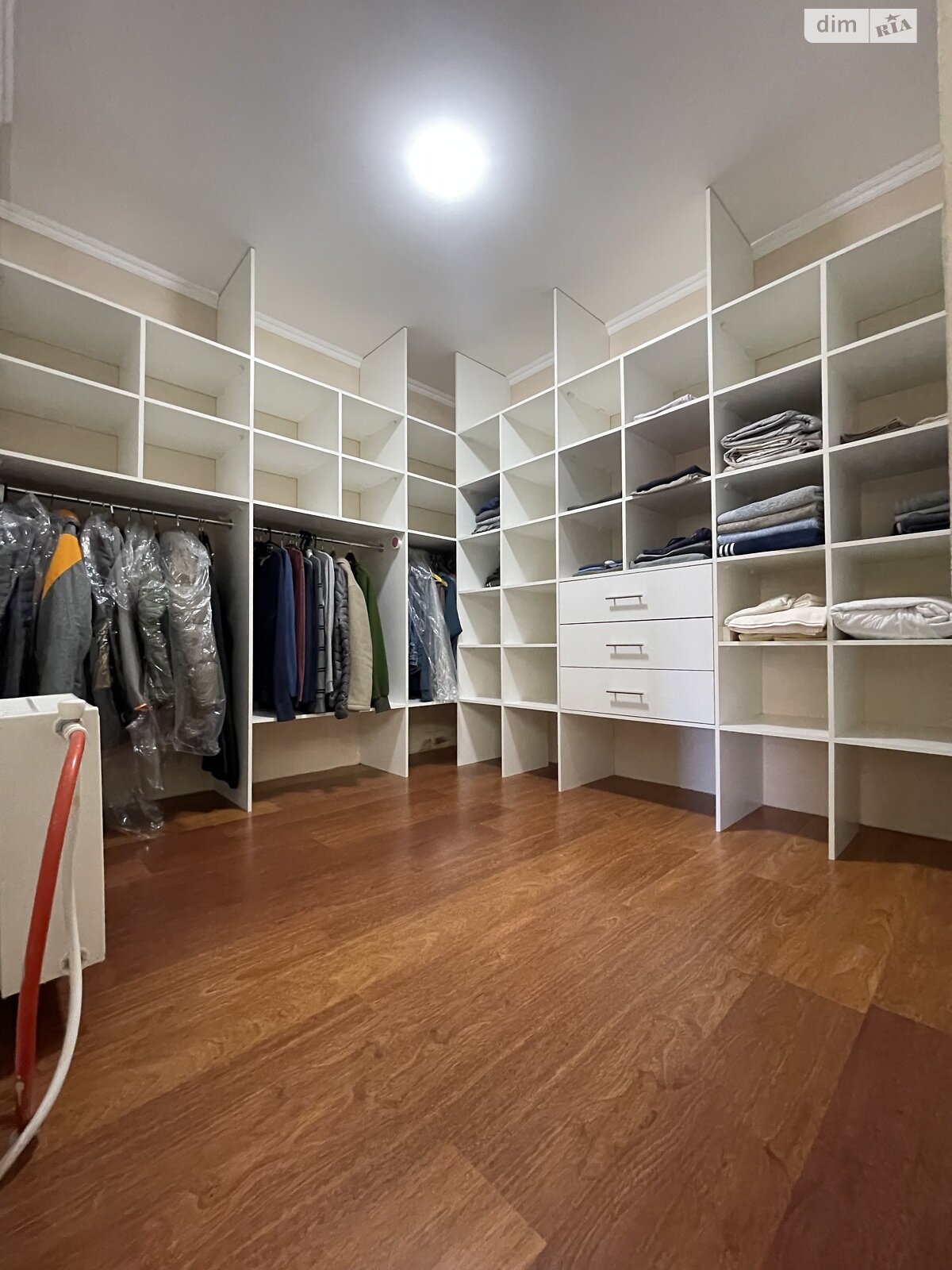 двоповерховий будинок з ремонтом, 315 кв. м, цегла. Продаж у Погребах фото 1 двоповерховий будинок з ремонтом, 315 кв. м, цегла. Продаж у Погребах фото 1
