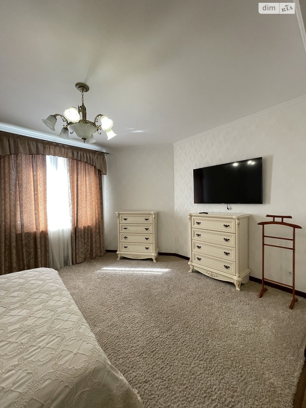 двоповерховий будинок з ремонтом, 315 кв. м, цегла. Продаж у Погребах фото 1 двоповерховий будинок з ремонтом, 315 кв. м, цегла. Продаж у Погребах фото 1