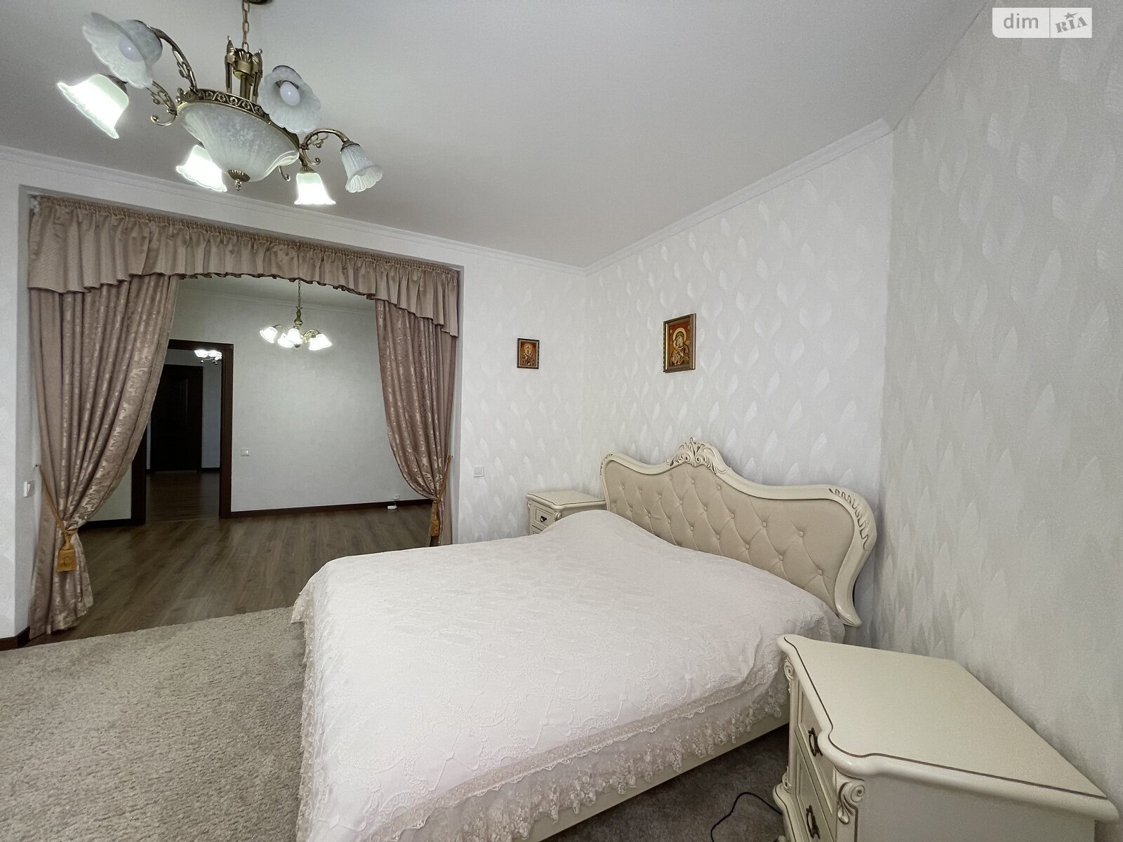 двоповерховий будинок з ремонтом, 315 кв. м, цегла. Продаж у Погребах фото 1