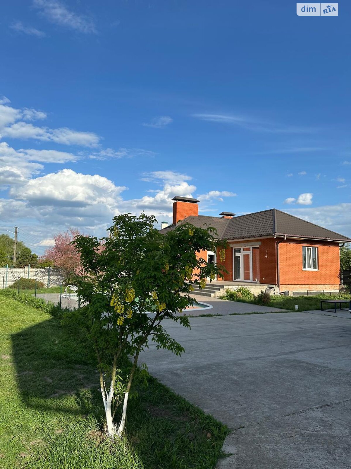 двухэтажный дом с мансардой, 380 кв. м, кирпич. Продажа в Погребах фото 1 двухэтажный дом с мансардой, 380 кв. м, кирпич. Продажа в Погребах фото 1