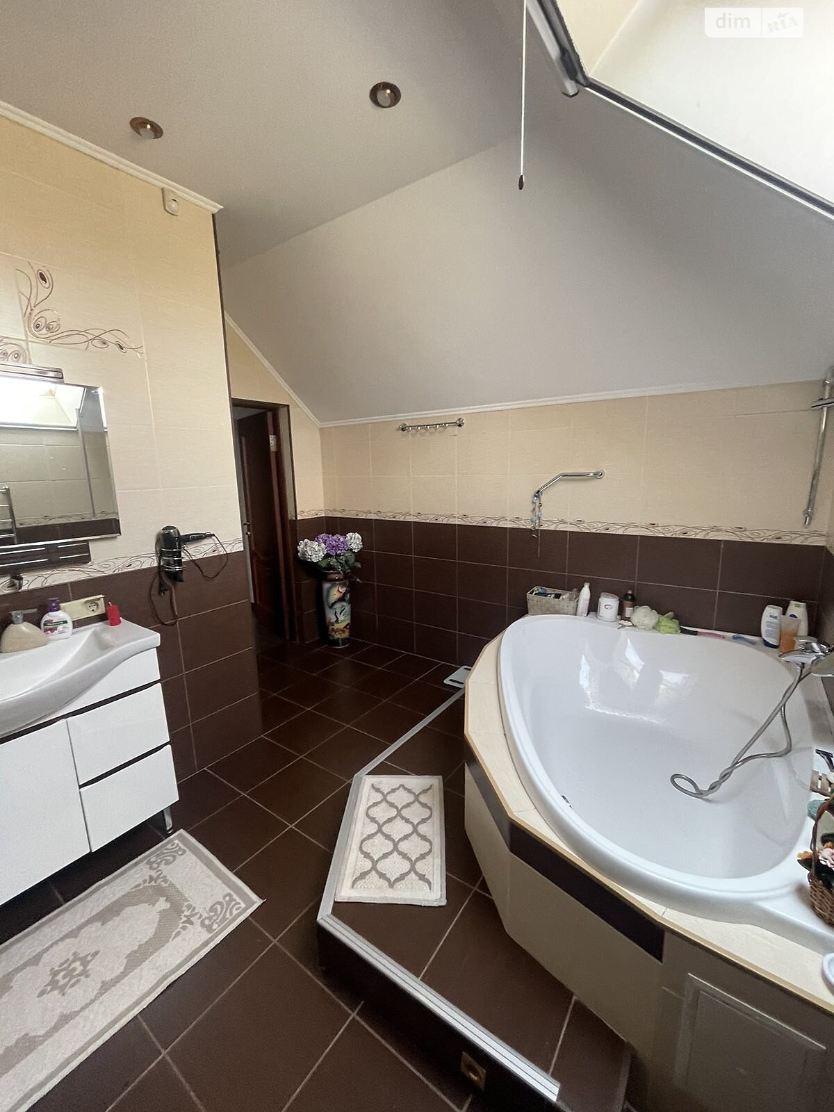 двухэтажный дом с гаражом, 260 кв. м, газобетон. Продажа в Погребах фото 1 двухэтажный дом с гаражом, 260 кв. м, газобетон. Продажа в Погребах фото 1