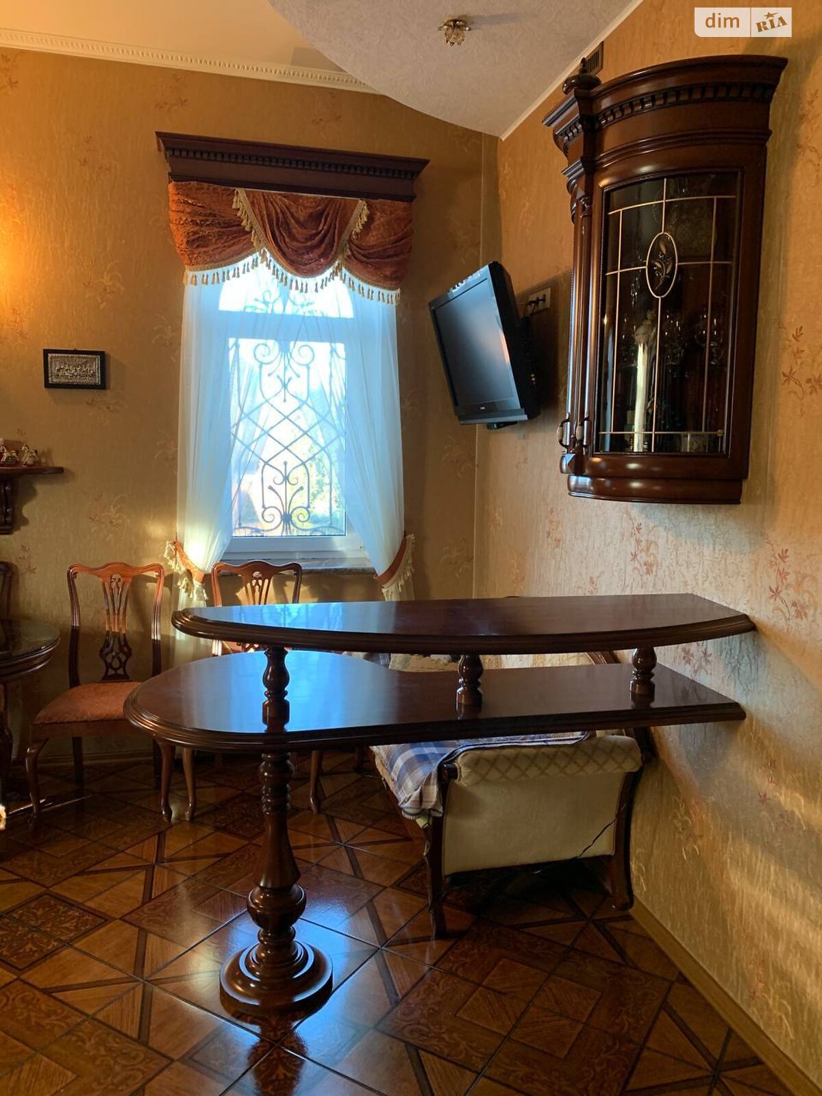 двоповерховий будинок з гаражем, 328 кв. м, цегла. Продаж в Погребах фото 1 двоповерховий будинок з гаражем, 328 кв. м, цегла. Продаж в Погребах фото 1