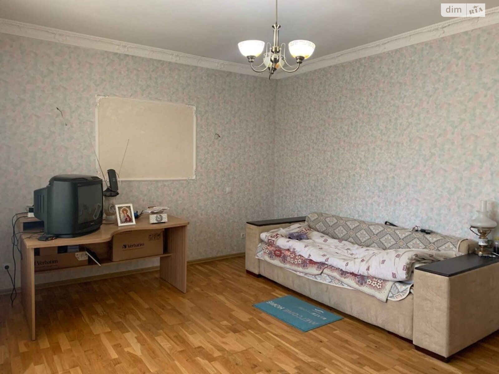 двухэтажный дом с балконом, 231 кв. м, кирпич. Продажа в Погребы фото 1