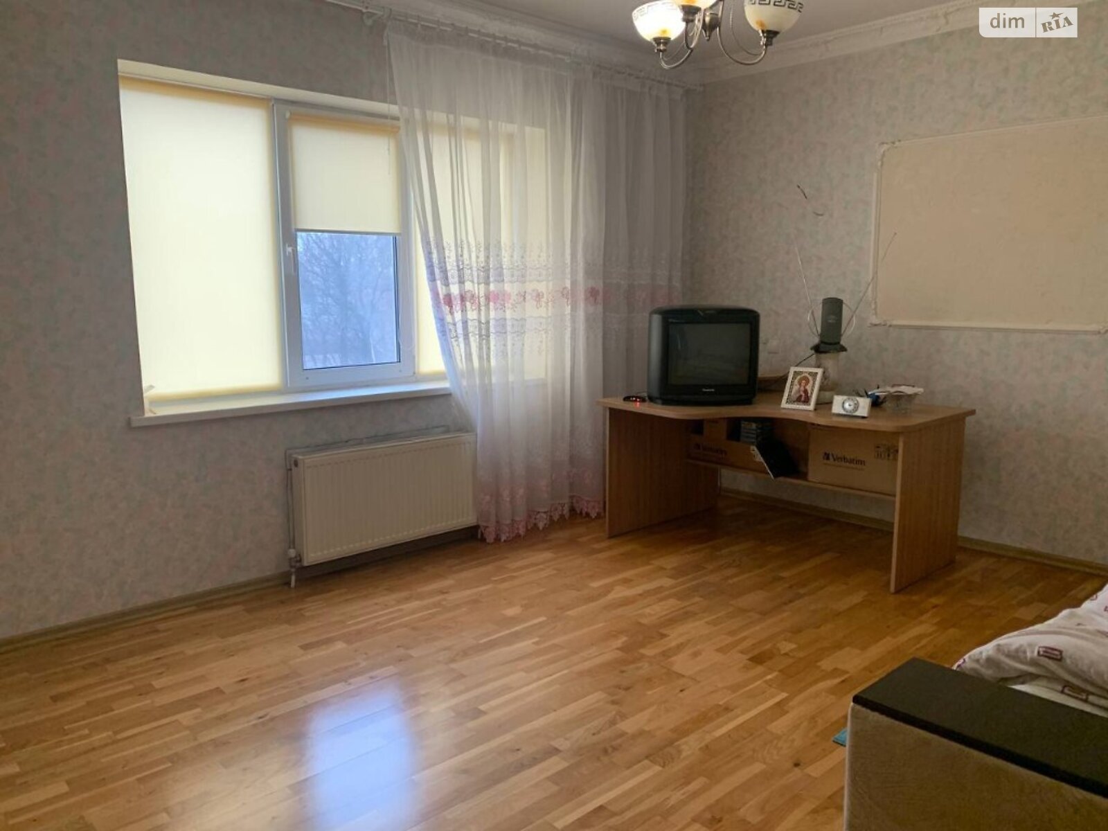 двухэтажный дом с балконом, 231 кв. м, кирпич. Продажа в Погребы фото 1