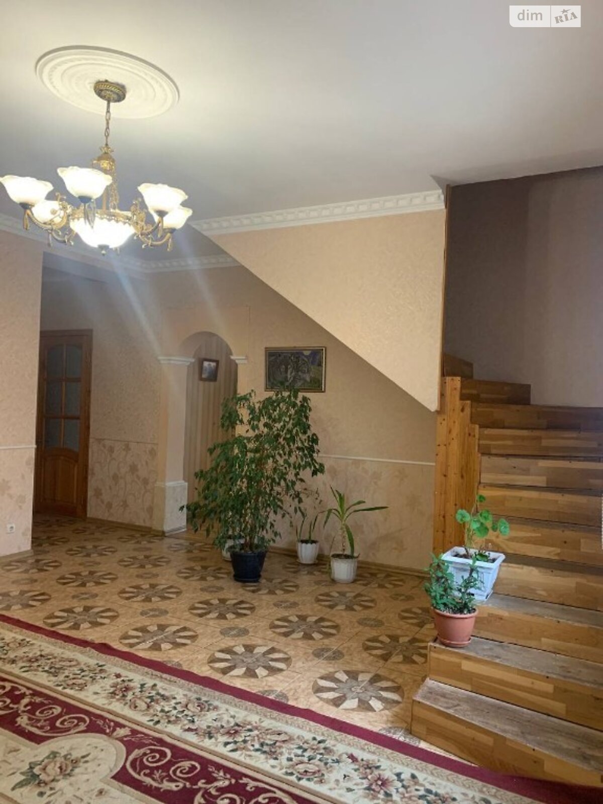 двухэтажный дом с балконом, 231 кв. м, кирпич. Продажа в Погребы фото 1