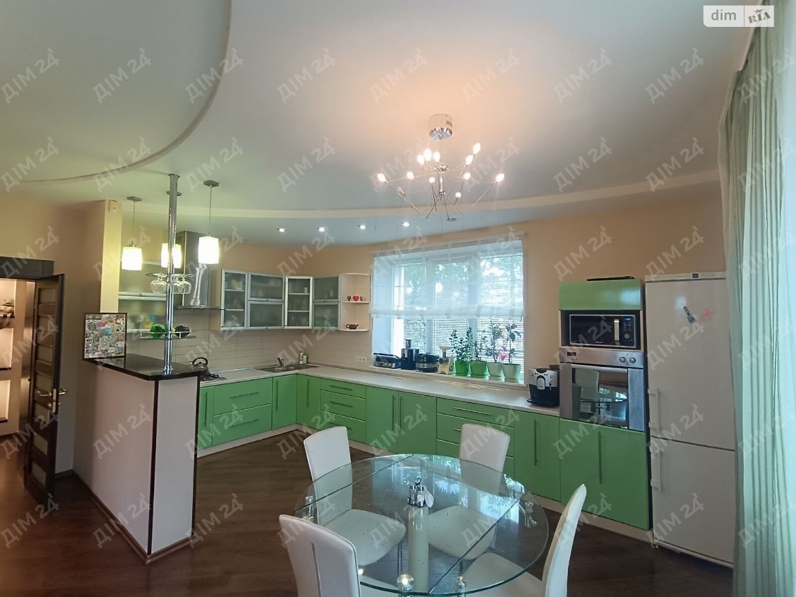 двоповерховий будинок з гаражем, 300 кв. м, цегла. Продаж в Полтаві, район 1-ша міська лікарня фото 1 двоповерховий будинок з гаражем, 300 кв. м, цегла. Продаж в Полтаві, район 1-ша міська лікарня фото 1