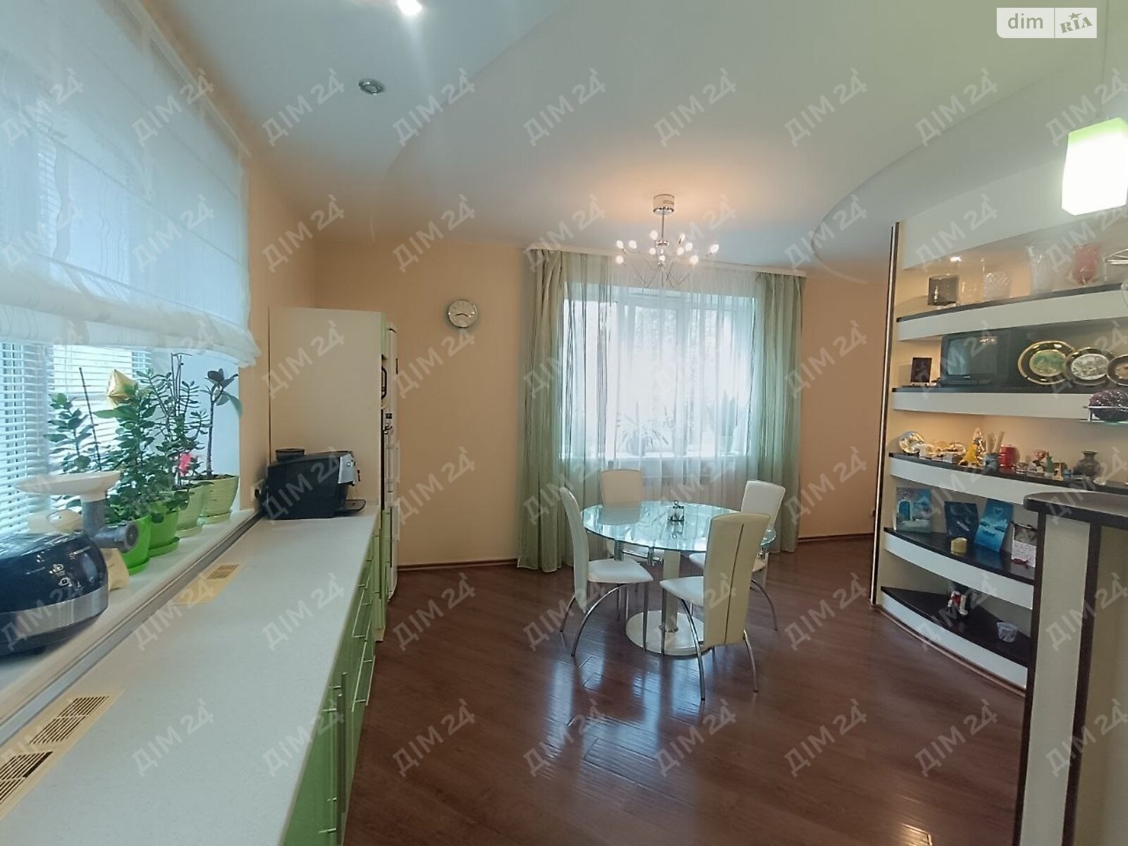 двоповерховий будинок з гаражем, 300 кв. м, цегла. Продаж в Полтаві, район 1-ша міська лікарня фото 1 двоповерховий будинок з гаражем, 300 кв. м, цегла. Продаж в Полтаві, район 1-ша міська лікарня фото 1