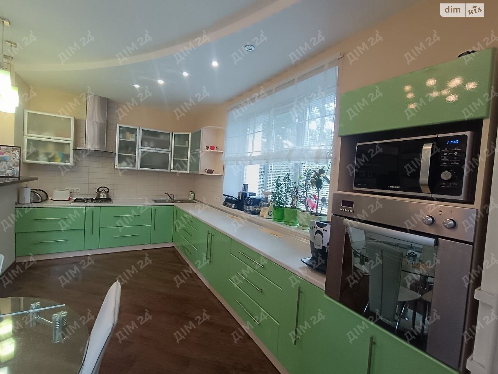 двоповерховий будинок з гаражем, 300 кв. м, цегла. Продаж в Полтаві, район 1-ша міська лікарня фото 1 двоповерховий будинок з гаражем, 300 кв. м, цегла. Продаж в Полтаві, район 1-ша міська лікарня фото 1