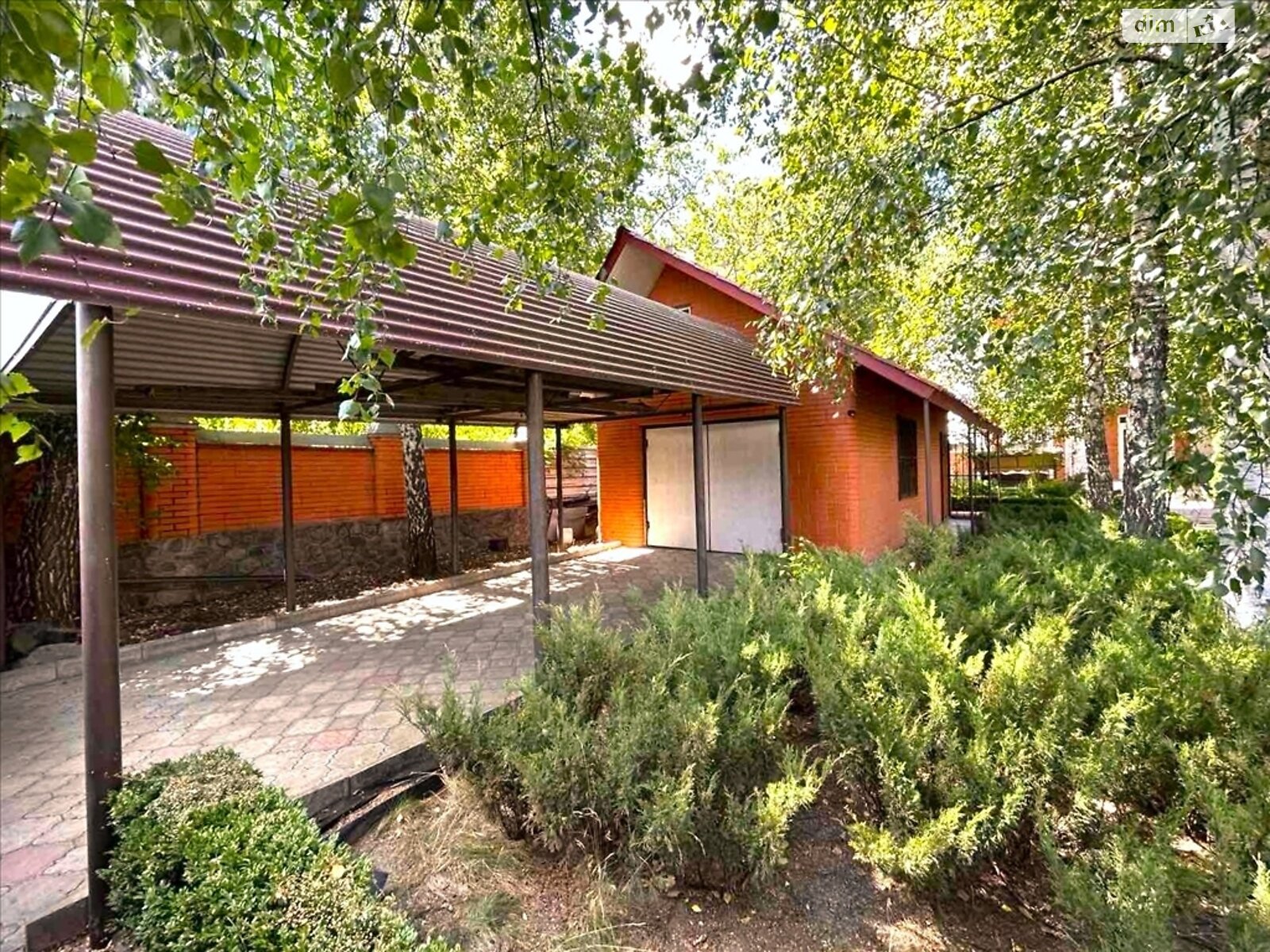 двоповерховий будинок з гаражем, 300 кв. м, цегла. Продаж в Полтаві, район 1-ша міська лікарня фото 1 двоповерховий будинок з гаражем, 300 кв. м, цегла. Продаж в Полтаві, район 1-ша міська лікарня фото 1