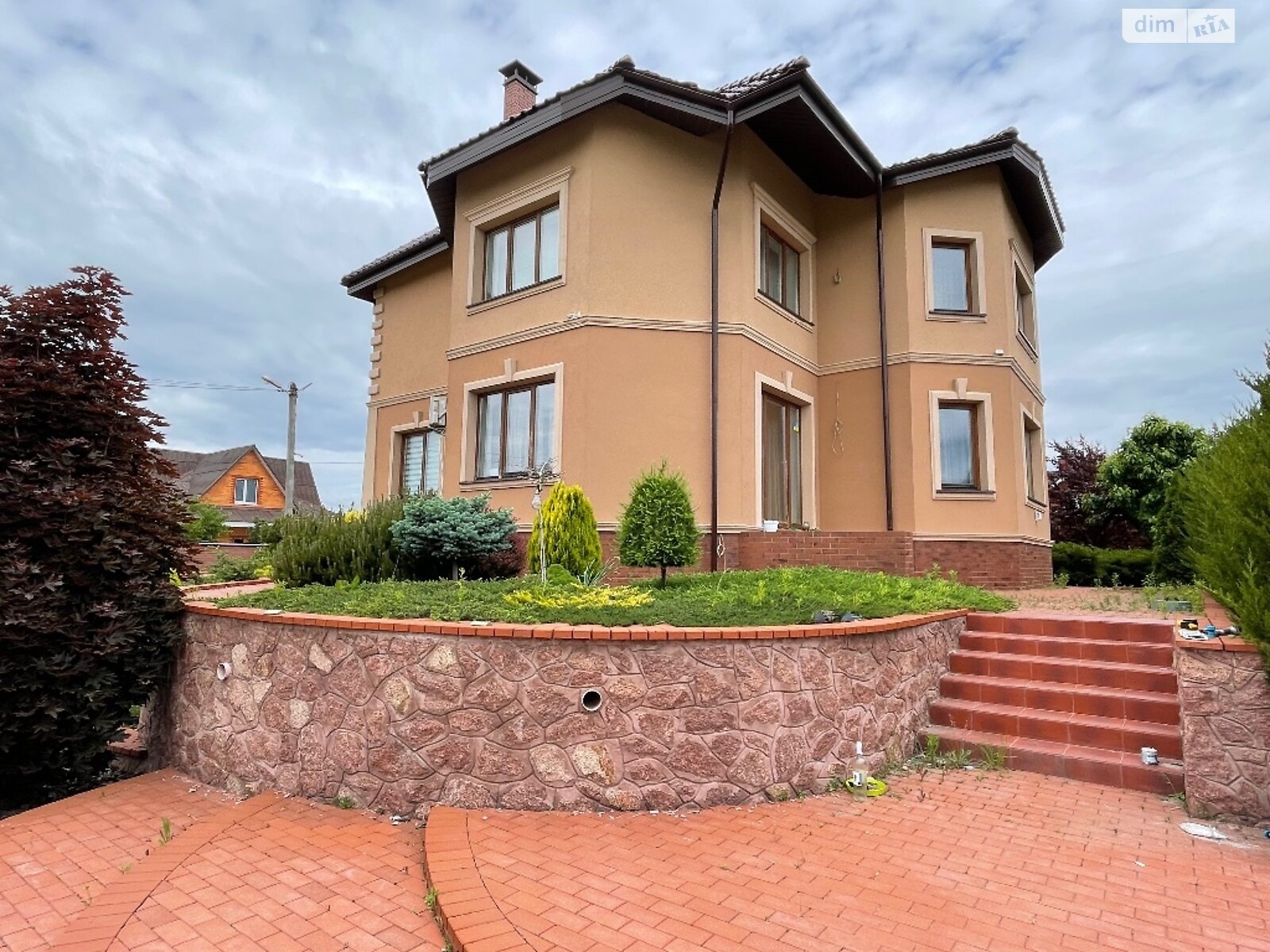 двухэтажный дом с отоплением, 320 кв. м, кирпич. Продажа в Полтаве район Браилки фото 1 двухэтажный дом с отоплением, 320 кв. м, кирпич. Продажа в Полтаве район Браилки фото 1