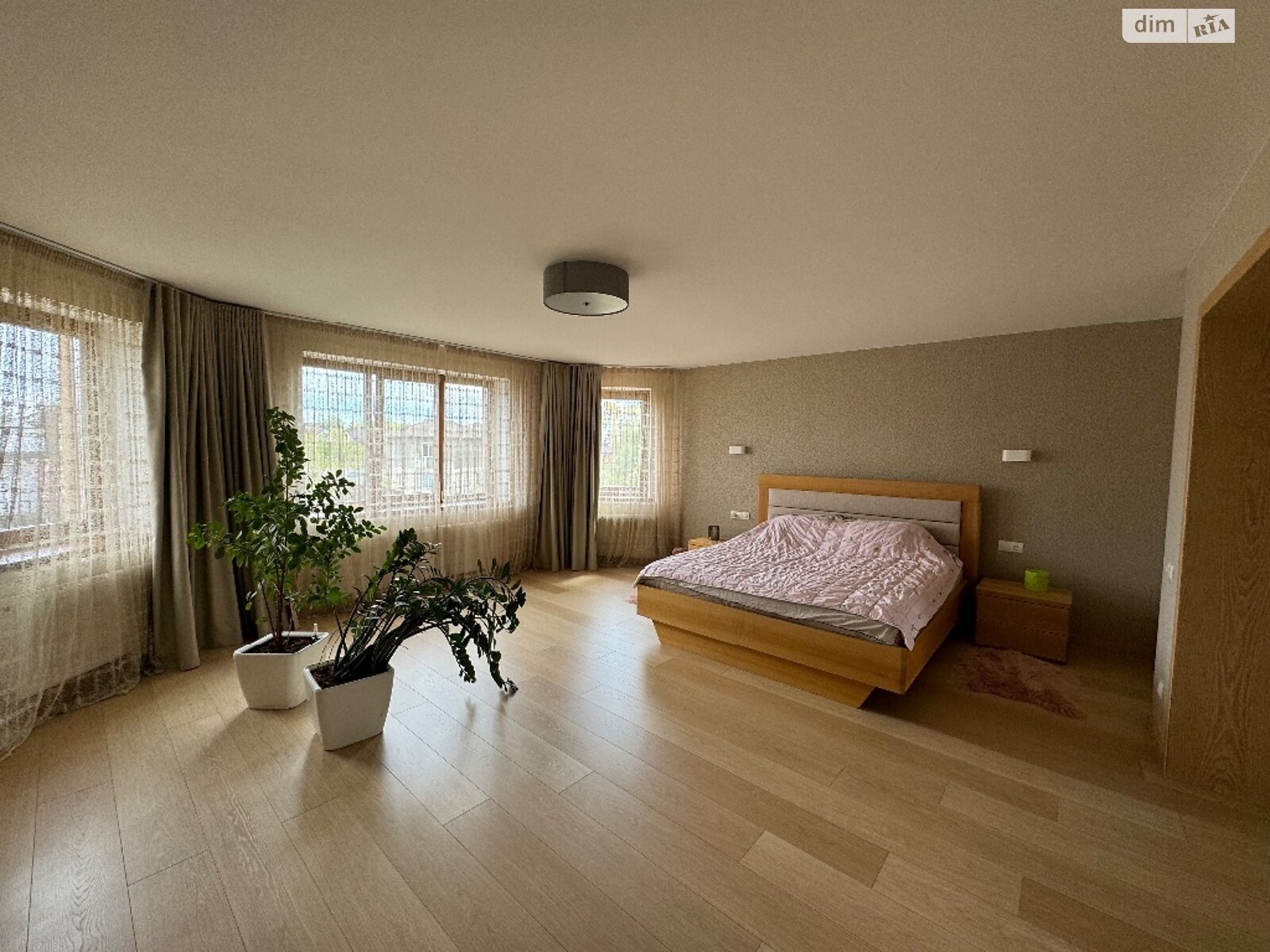 двухэтажный дом с отоплением, 320 кв. м, кирпич. Продажа в Полтаве район Браилки фото 1 двухэтажный дом с отоплением, 320 кв. м, кирпич. Продажа в Полтаве район Браилки фото 1