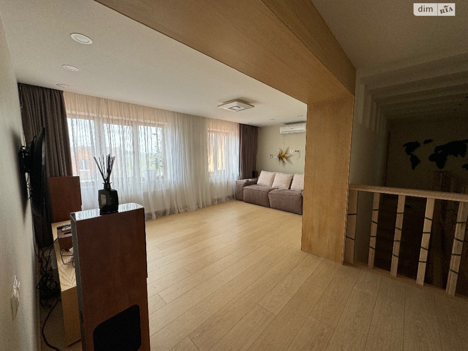 двухэтажный дом с отоплением, 320 кв. м, кирпич. Продажа в Полтаве район Браилки фото 1 двухэтажный дом с отоплением, 320 кв. м, кирпич. Продажа в Полтаве район Браилки фото 1
