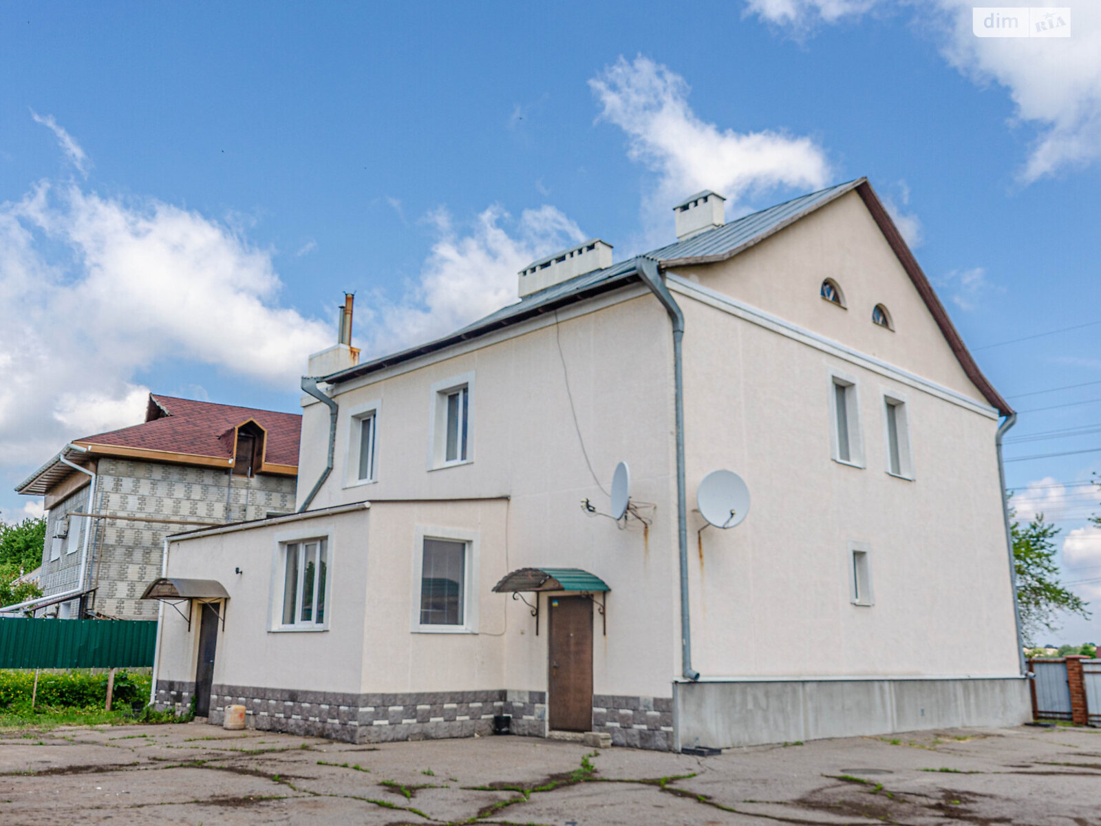 двухэтажный дом с гаражом, 330.5 кв. м, кирпич. Продажа в Полтаве район Браилки фото 1 двухэтажный дом с гаражом, 330.5 кв. м, кирпич. Продажа в Полтаве район Браилки фото 1