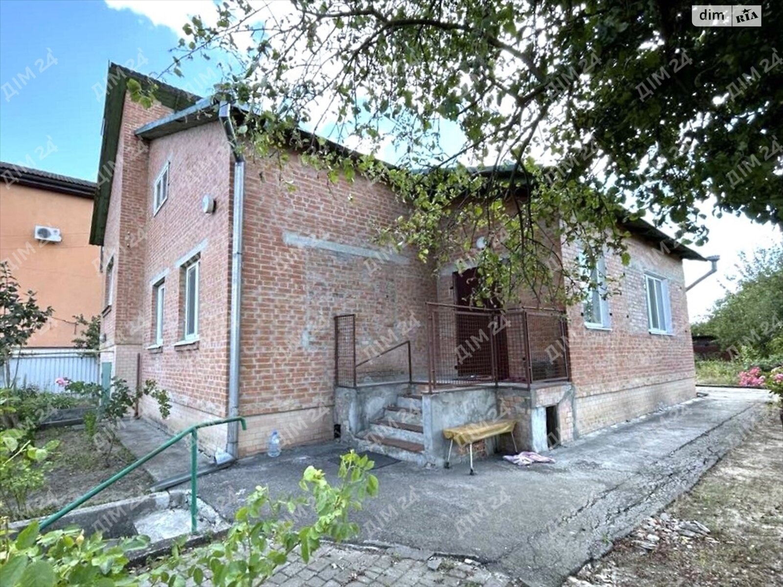 двоповерховий будинок з гаражем, 216 кв. м, кирпич. Продаж в Полтаві фото 1 двоповерховий будинок з гаражем, 216 кв. м, кирпич. Продаж в Полтаві фото 1