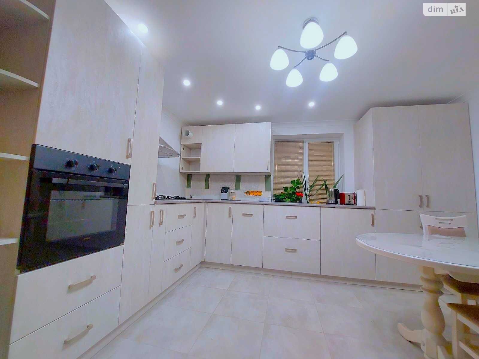 двоповерховий будинок, 213.8 кв. м, цегла. Продаж в Полтаві, район Київський фото 1 двоповерховий будинок, 213.8 кв. м, цегла. Продаж в Полтаві, район Київський фото 1