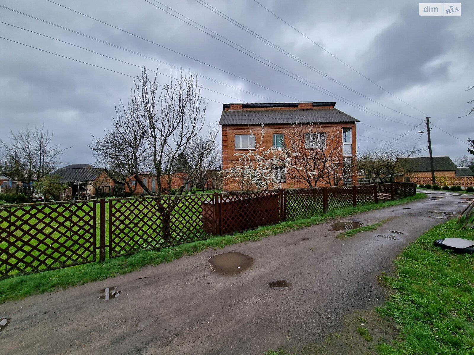 двухэтажный дом с гаражом, 178.4 кв. м, кирпич. Продажа в Полтаве район Лесок фото 1 двухэтажный дом с гаражом, 178.4 кв. м, кирпич. Продажа в Полтаве район Лесок фото 1