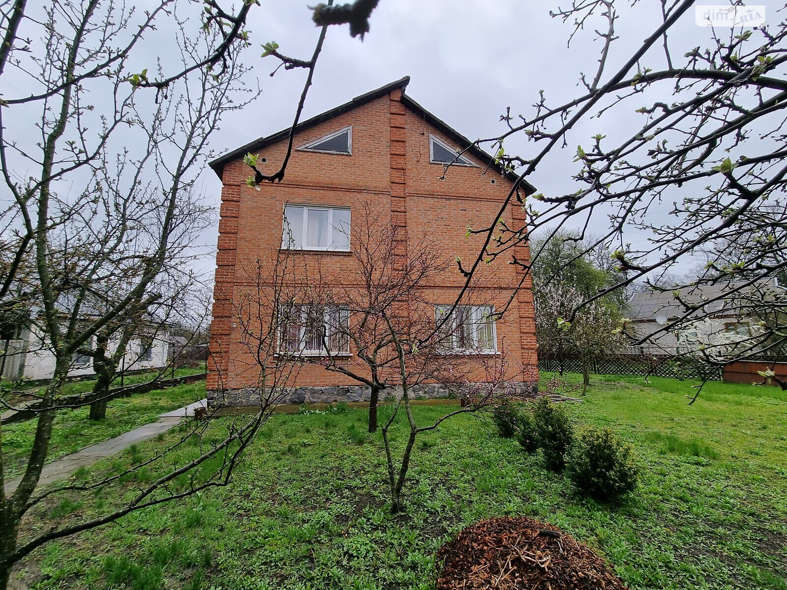 двухэтажный дом с гаражом, 178.4 кв. м, кирпич. Продажа в Полтаве район Лесок фото 1 двухэтажный дом с гаражом, 178.4 кв. м, кирпич. Продажа в Полтаве район Лесок фото 1