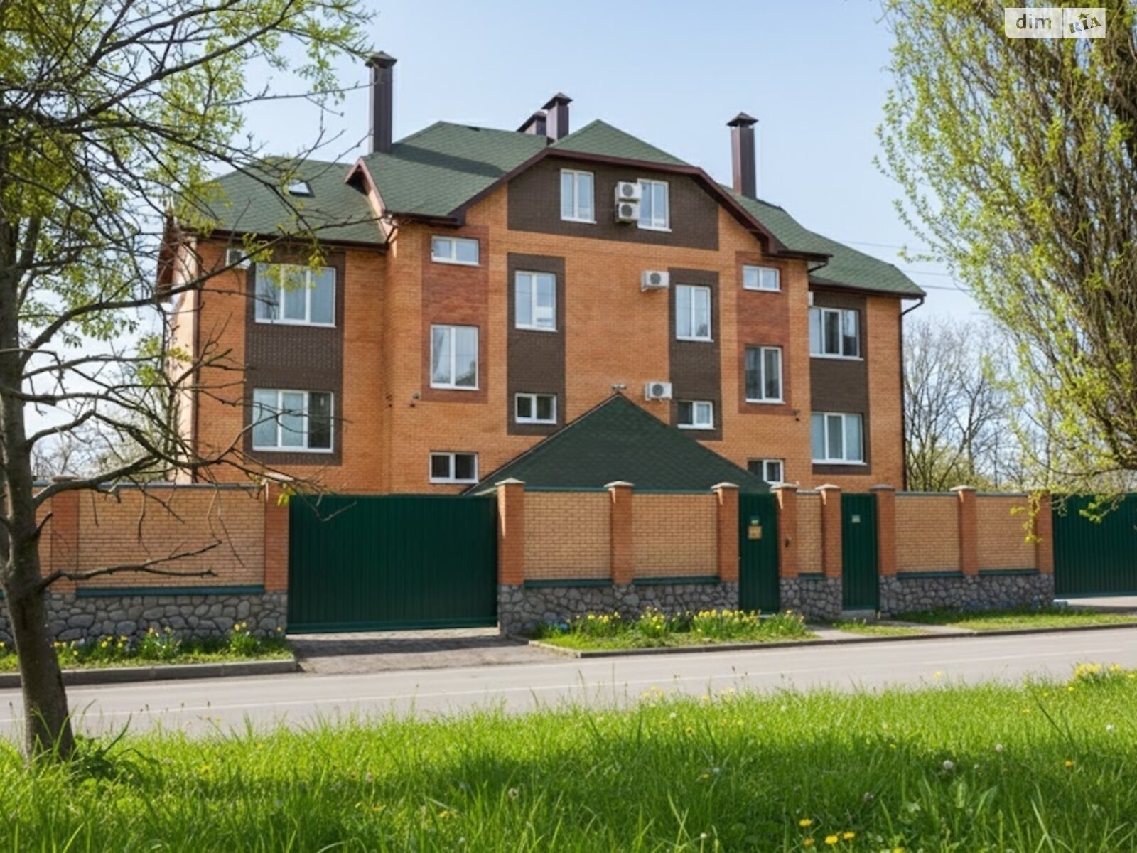 четырехэтажный дом, 667 кв. м, кирпич. Продажа в Полтаве район Пушкаревка фото 1 четырехэтажный дом, 667 кв. м, кирпич. Продажа в Полтаве район Пушкаревка фото 1