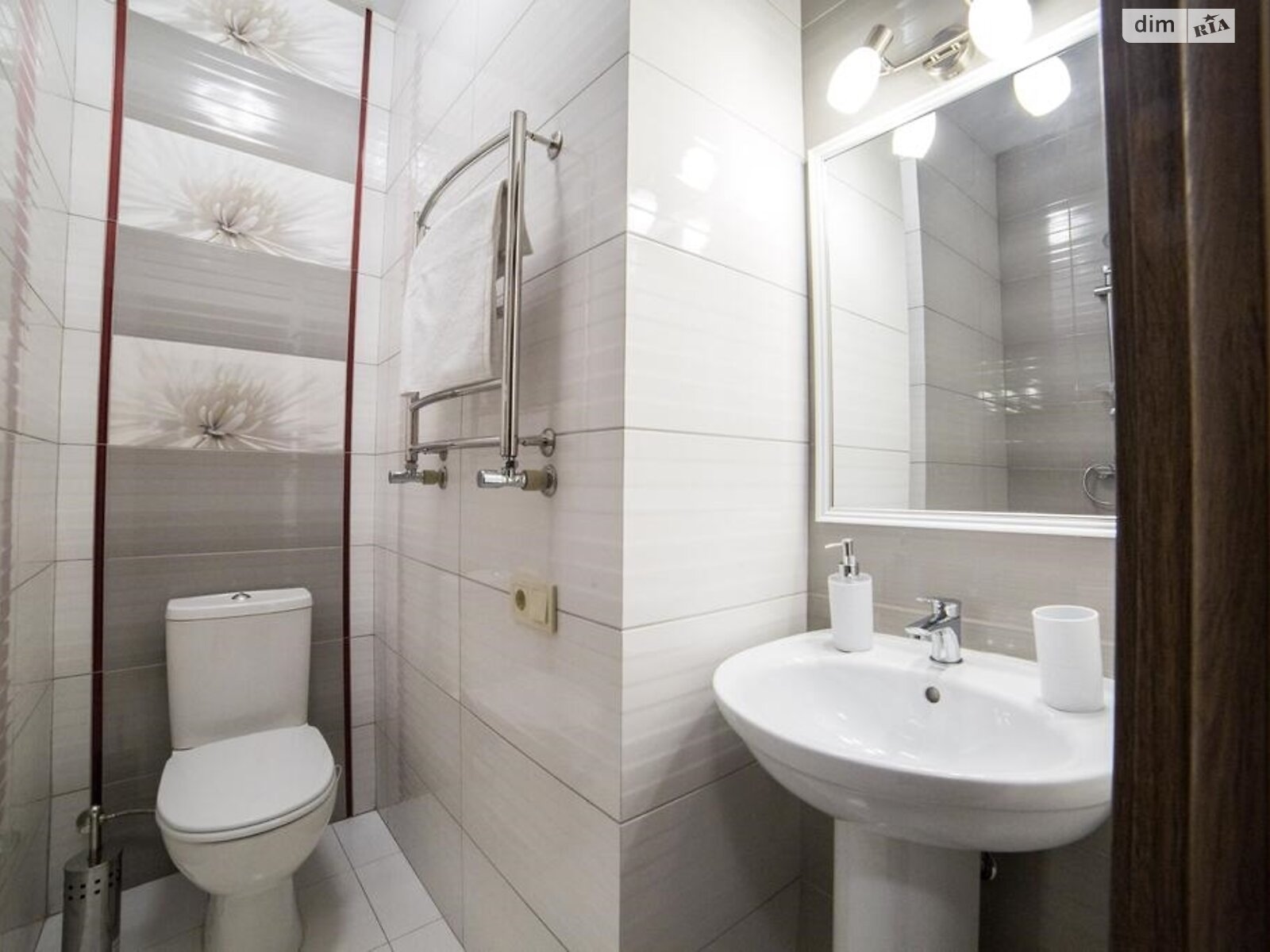 четырехэтажный дом, 667 кв. м, кирпич. Продажа в Полтаве район Пушкаревка фото 1 четырехэтажный дом, 667 кв. м, кирпич. Продажа в Полтаве район Пушкаревка фото 1