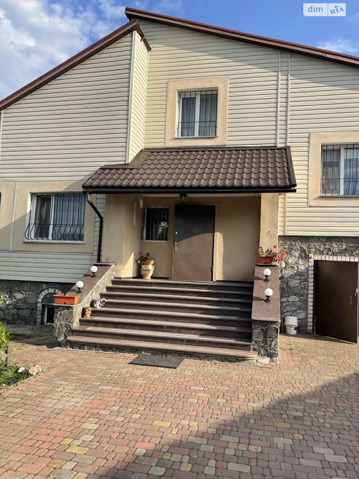 двухэтажный дом с гаражом, 277.9 кв. м, кирпич. Продажа в Полтаве фото 1