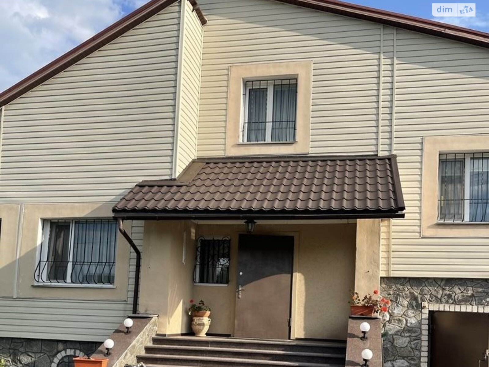 двухэтажный дом с гаражом, 277.9 кв. м, кирпич. Продажа в Полтаве фото 1