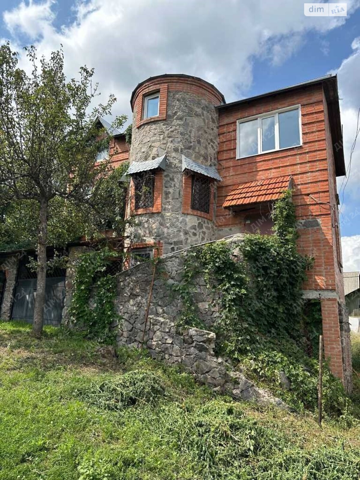 трехэтажный дом беседка, 150 кв. м, кирпич. Продажа в Полтаве район Центр фото 1 трехэтажный дом беседка, 150 кв. м, кирпич. Продажа в Полтаве район Центр фото 1