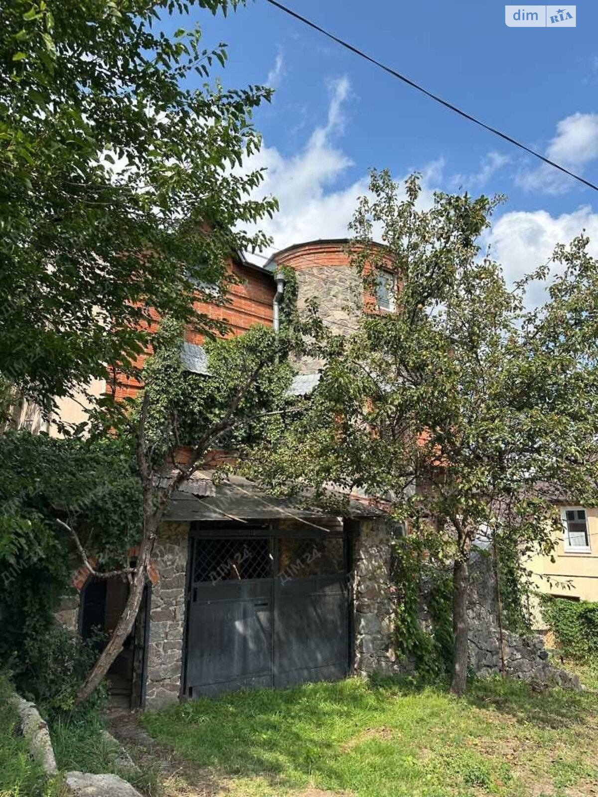 трехэтажный дом беседка, 150 кв. м, кирпич. Продажа в Полтаве район Центр фото 1 трехэтажный дом беседка, 150 кв. м, кирпич. Продажа в Полтаве район Центр фото 1