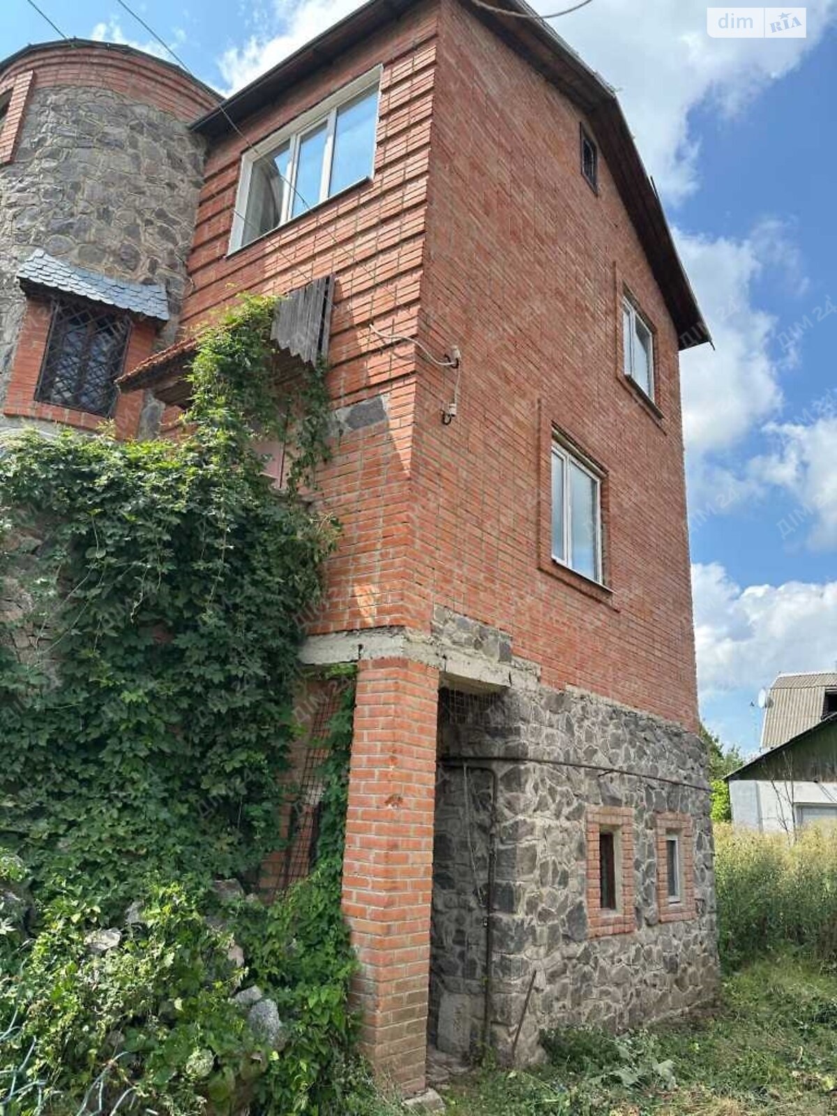трехэтажный дом беседка, 150 кв. м, кирпич. Продажа в Полтаве район Центр фото 1 трехэтажный дом беседка, 150 кв. м, кирпич. Продажа в Полтаве район Центр фото 1