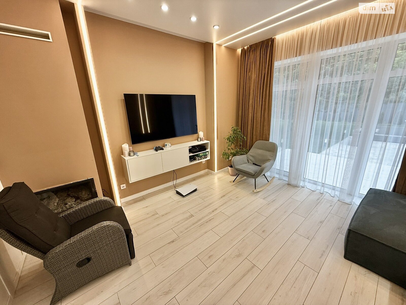 двоповерховий будинок з ремонтом, 179.9 кв. м, цегла. Продаж в Полтаві, район Вакуленці фото 1 двоповерховий будинок з ремонтом, 179.9 кв. м, цегла. Продаж в Полтаві, район Вакуленці фото 1