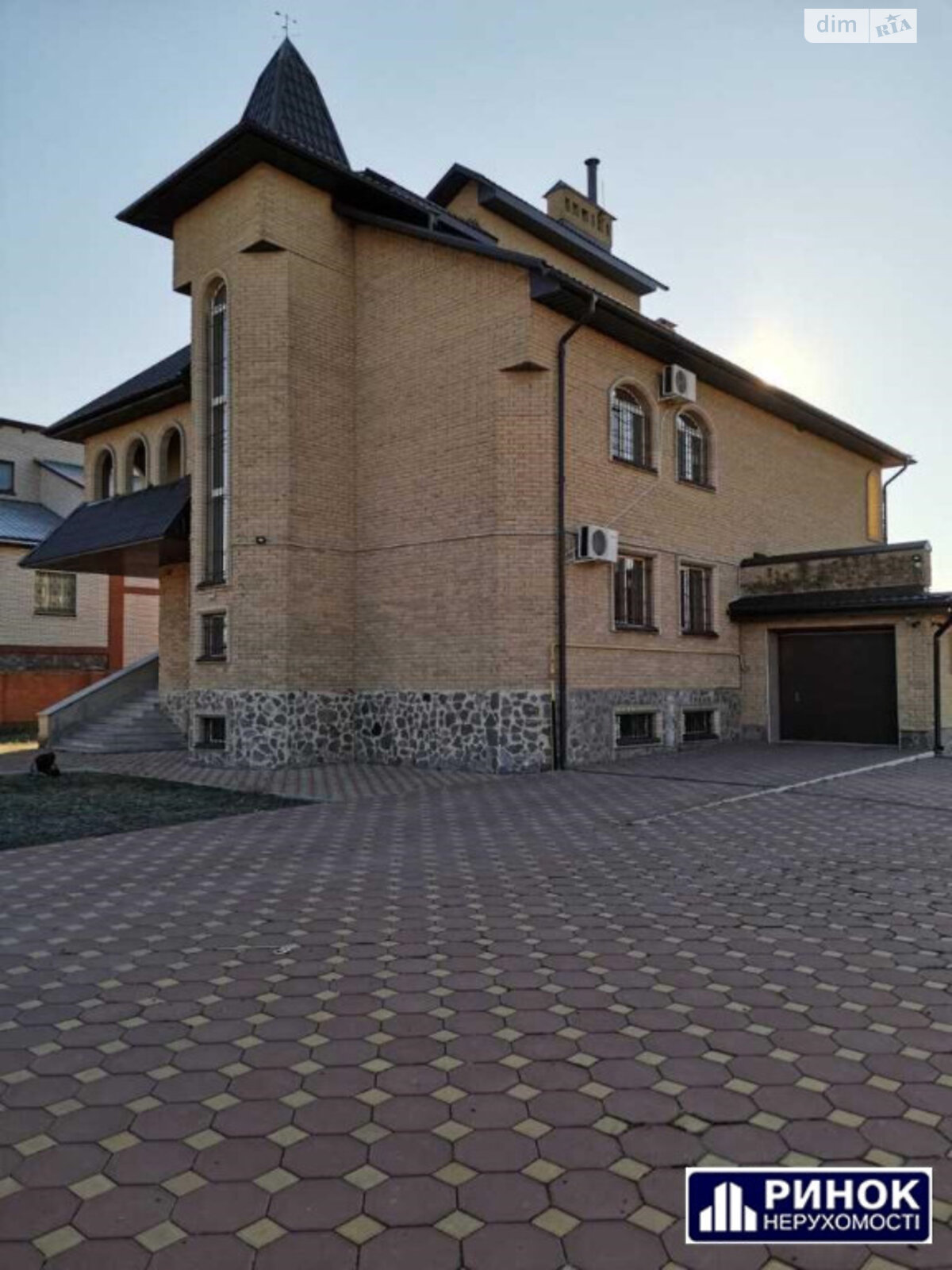 трехэтажный дом, 485 кв. м, кирпич. Продажа в Верхолах фото 1