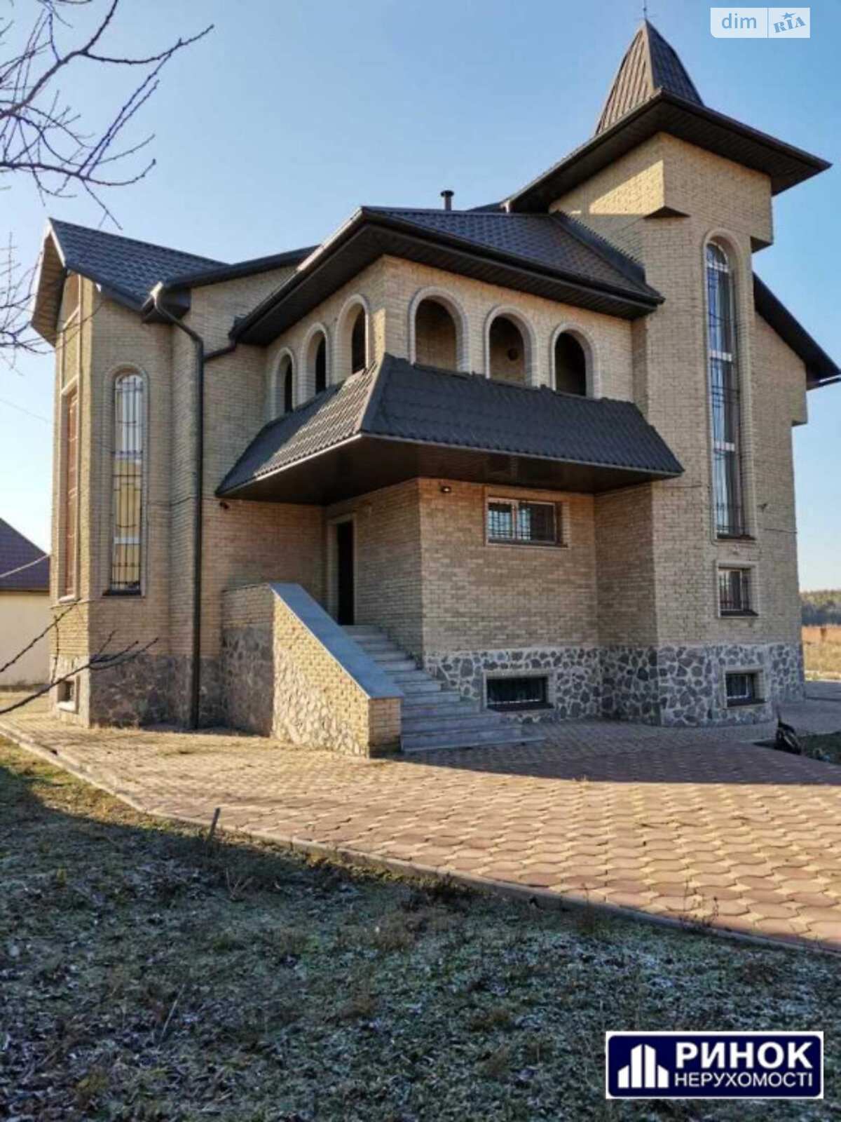 трехэтажный дом, 485 кв. м, кирпич. Продажа в Верхолах фото 1 трехэтажный дом, 485 кв. м, кирпич. Продажа в Верхолах фото 1