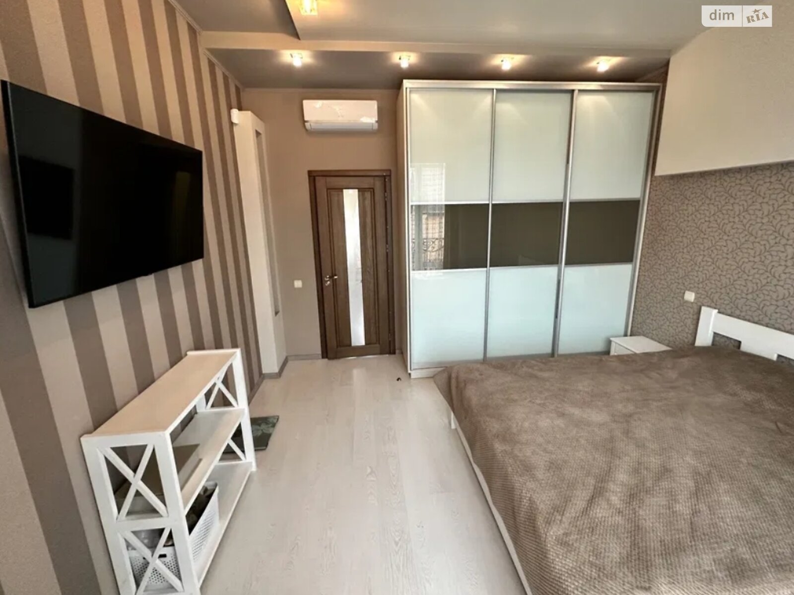 одноэтажный дом с верандой, 224 кв. м, кирпич. Продажа в Полтаве район Яр фото 1 одноэтажный дом с верандой, 224 кв. м, кирпич. Продажа в Полтаве район Яр фото 1