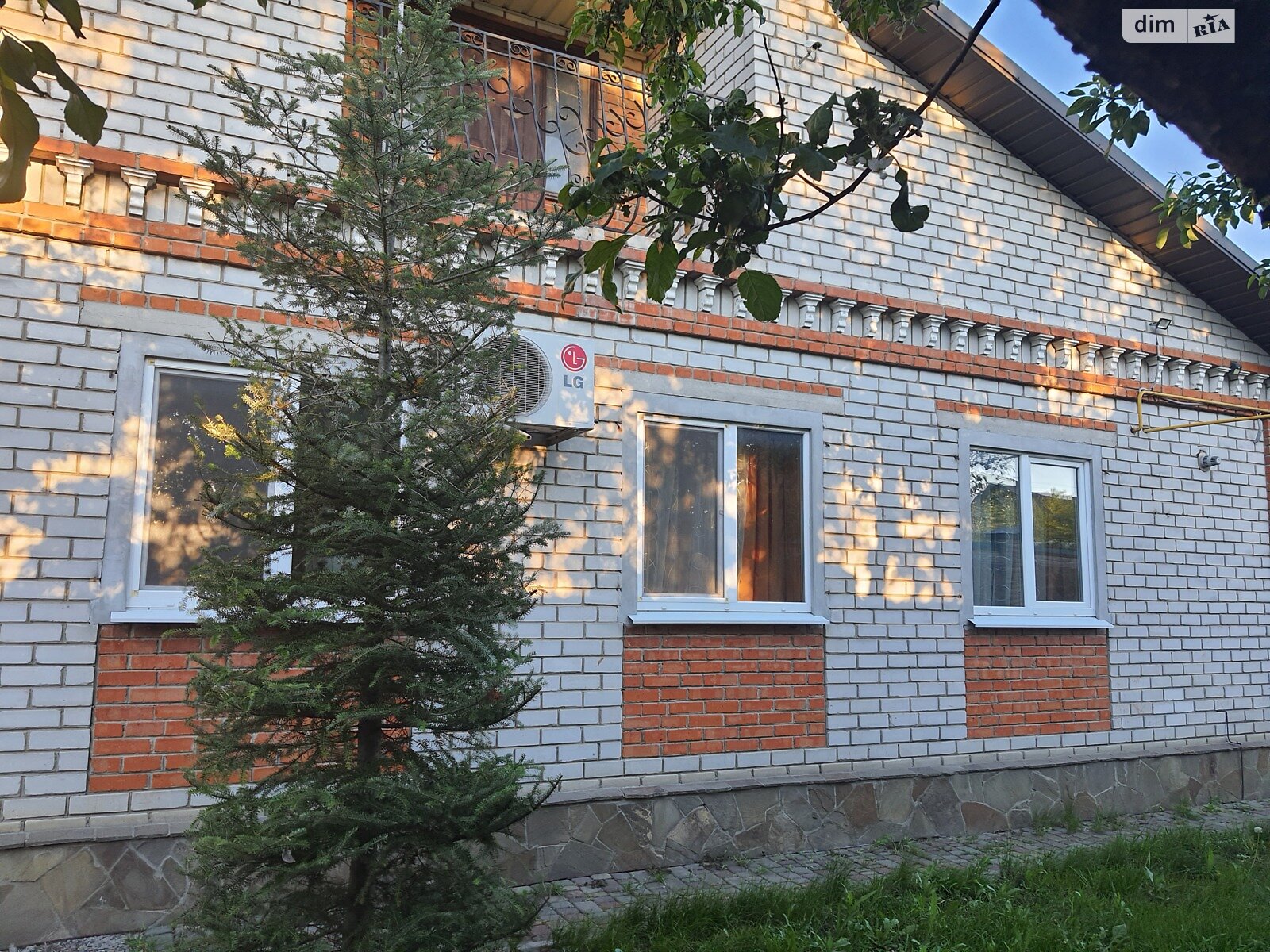 одноэтажный дом, 200 кв. м, кирпич. Продажа в Полтаве район Яр фото 1 одноэтажный дом, 200 кв. м, кирпич. Продажа в Полтаве район Яр фото 1