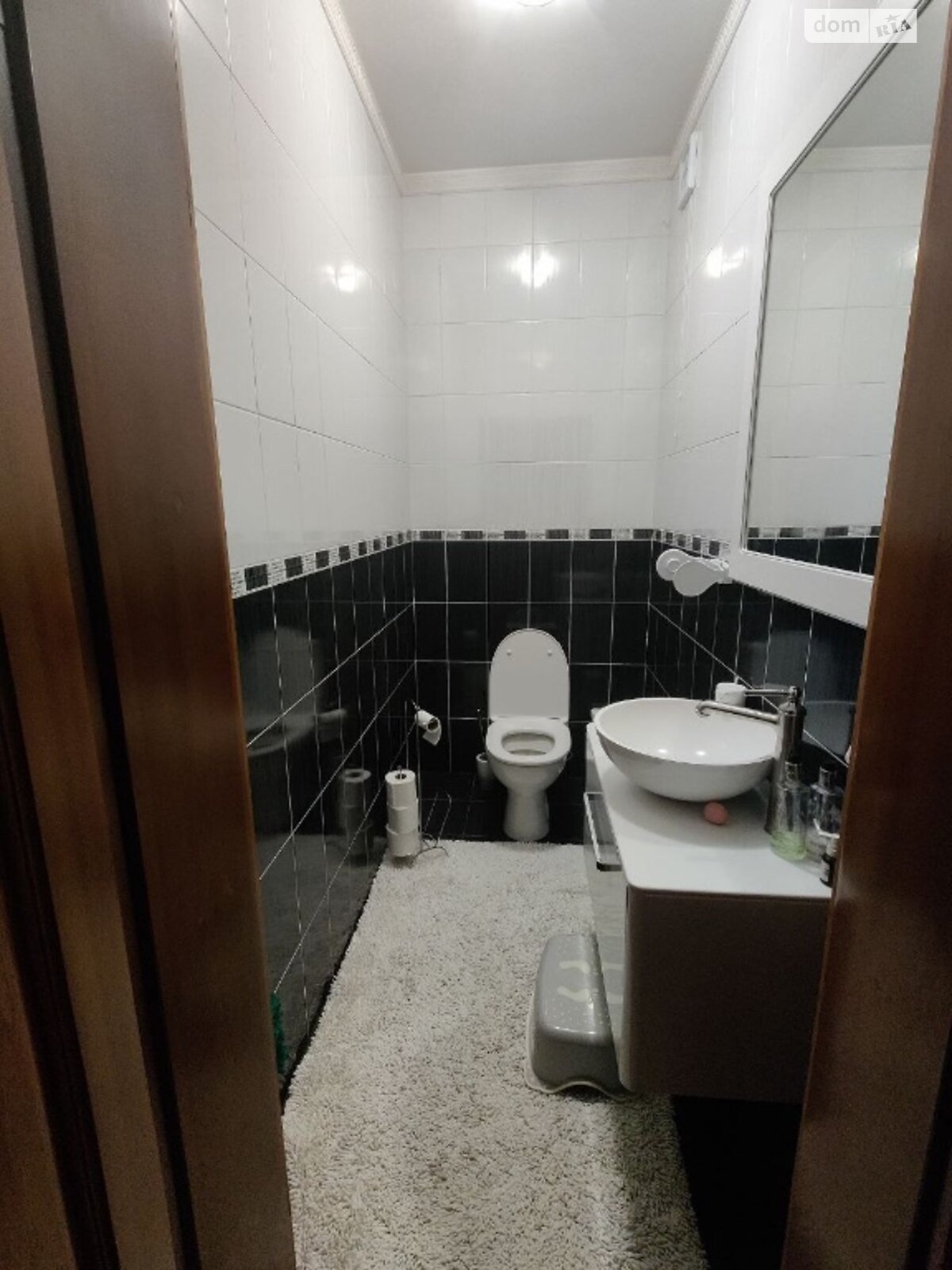 трехэтажный дом с отоплением, 247 кв. м, кирпич. Продажа в Полтаве район Яр фото 1 трехэтажный дом с отоплением, 247 кв. м, кирпич. Продажа в Полтаве район Яр фото 1