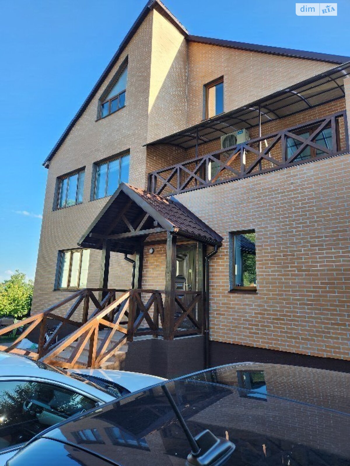 трехэтажный дом с отоплением, 247 кв. м, кирпич. Продажа в Полтаве район Яр фото 1 трехэтажный дом с отоплением, 247 кв. м, кирпич. Продажа в Полтаве район Яр фото 1