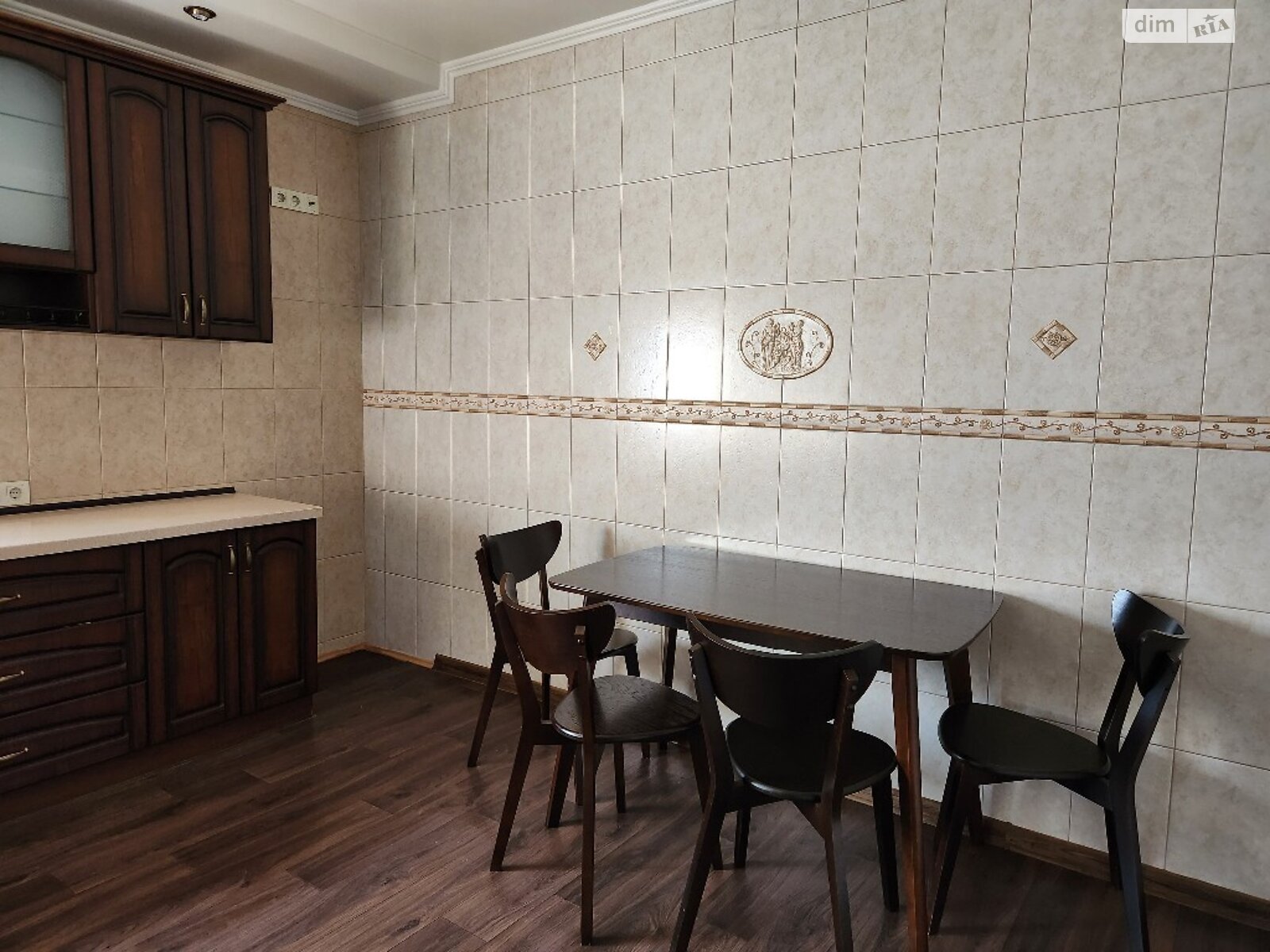 трехэтажный дом с отоплением, 247 кв. м, кирпич. Продажа в Полтаве район Яр фото 1 трехэтажный дом с отоплением, 247 кв. м, кирпич. Продажа в Полтаве район Яр фото 1