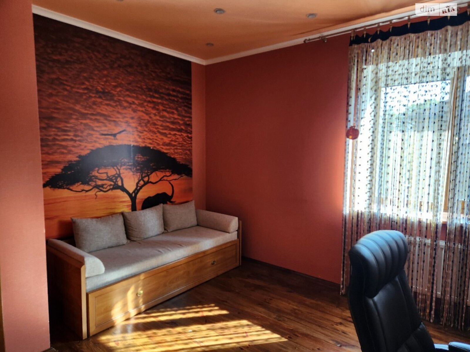 трехэтажный дом с отоплением, 247 кв. м, кирпич. Продажа в Полтаве район Яр фото 1 трехэтажный дом с отоплением, 247 кв. м, кирпич. Продажа в Полтаве район Яр фото 1