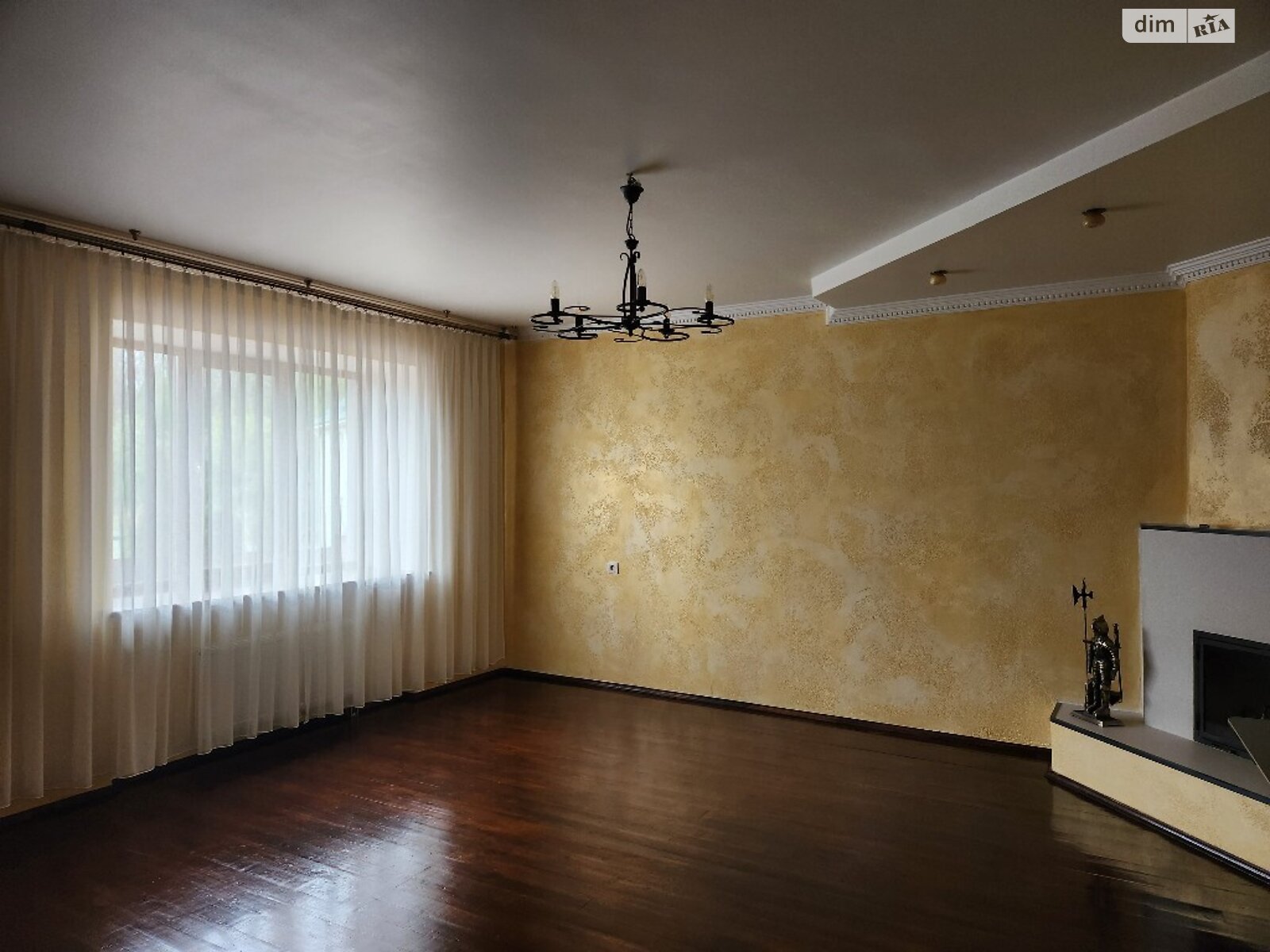 трехэтажный дом с отоплением, 247 кв. м, кирпич. Продажа в Полтаве район Яр фото 1 трехэтажный дом с отоплением, 247 кв. м, кирпич. Продажа в Полтаве район Яр фото 1